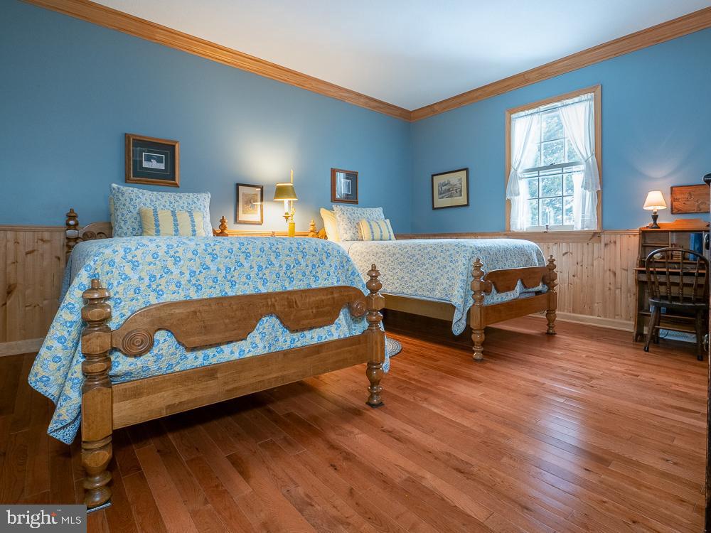 NORTHRIDGE - Residential