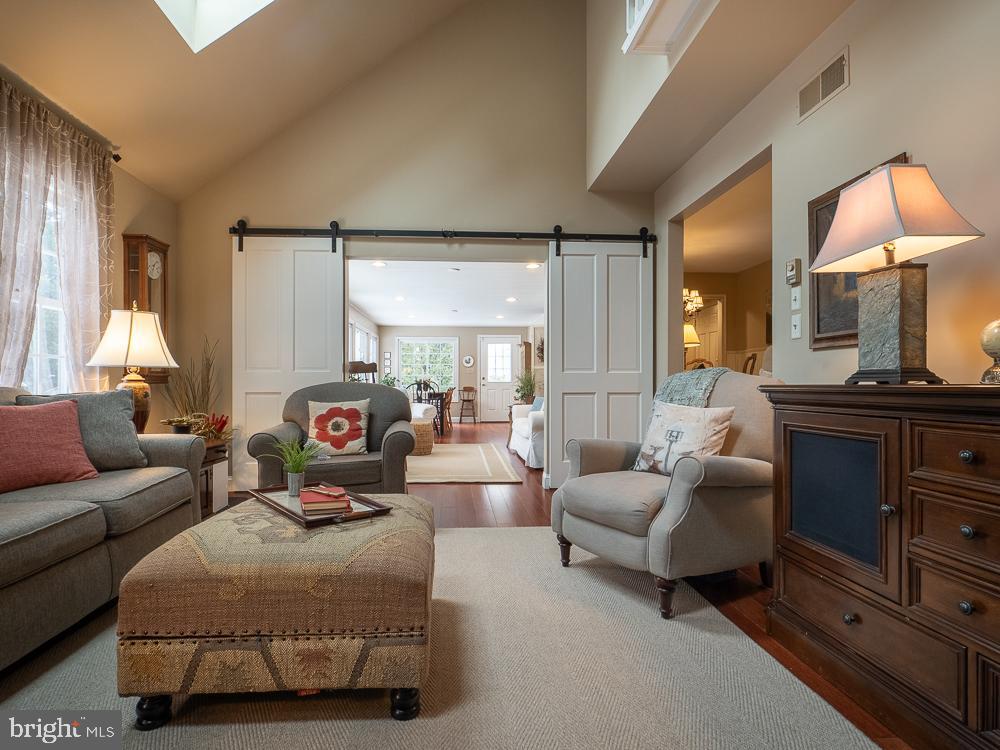 NORTHRIDGE - Residential