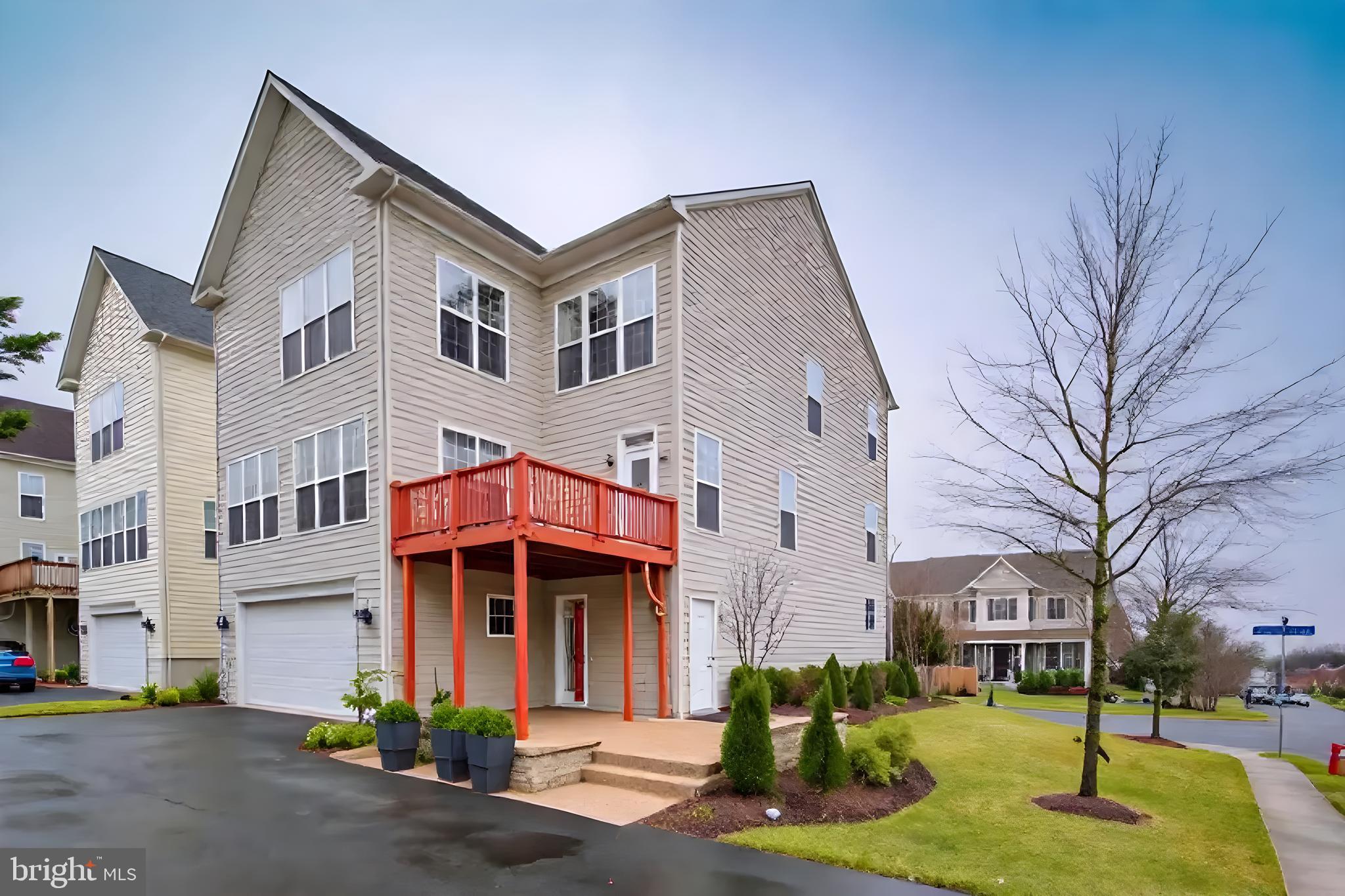 FAIRLAKES CROSSING - Residential