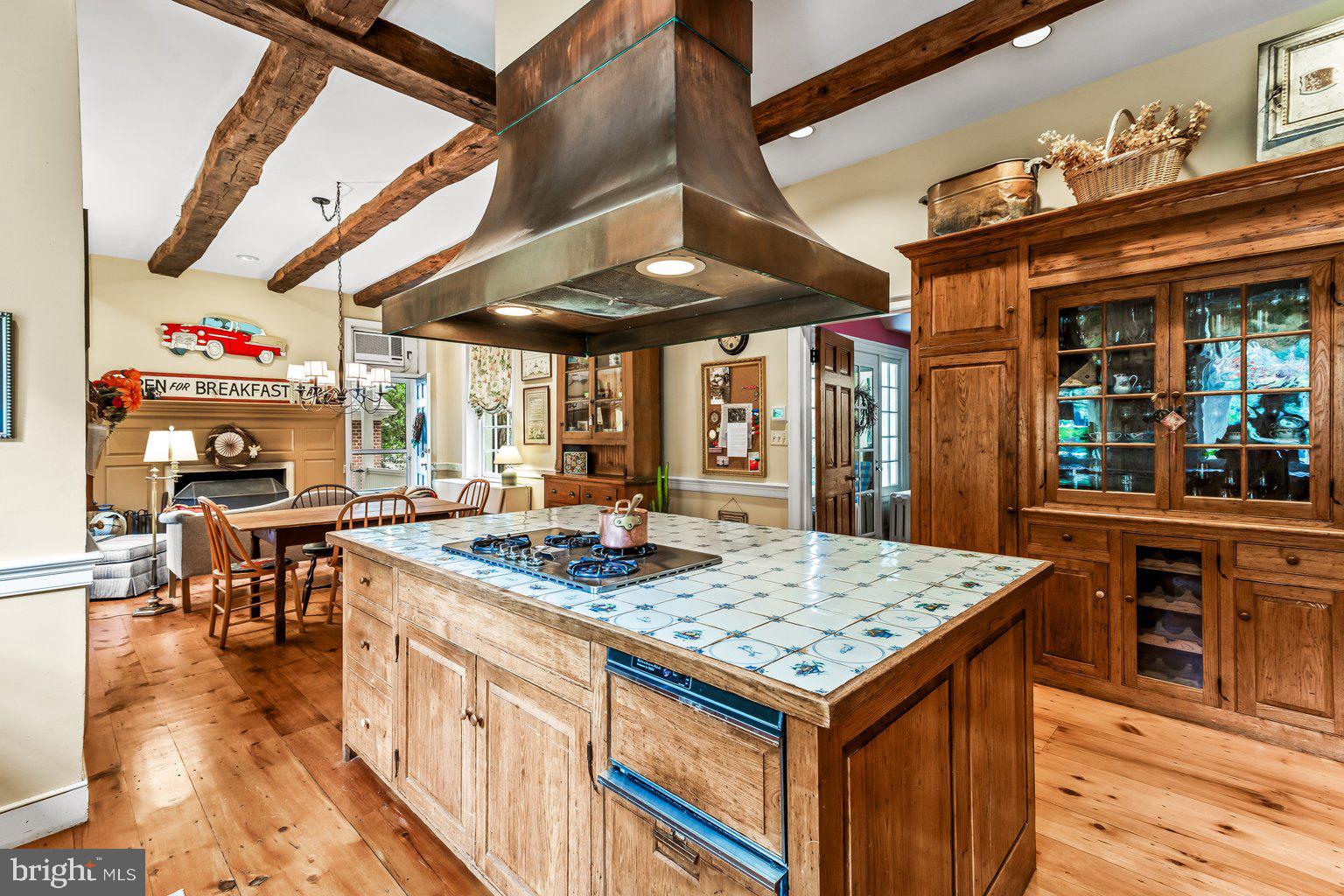 ROLAND PARK - Residential