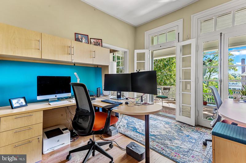 ROLAND PARK - Residential