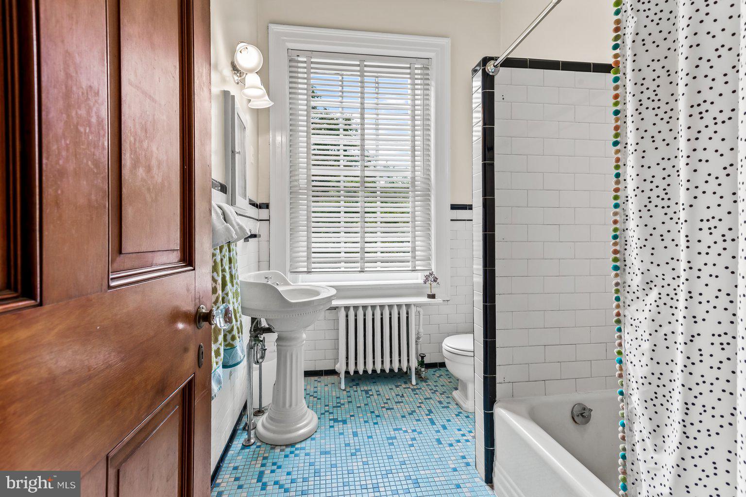 ROLAND PARK - Residential