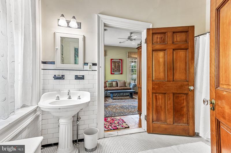 ROLAND PARK - Residential