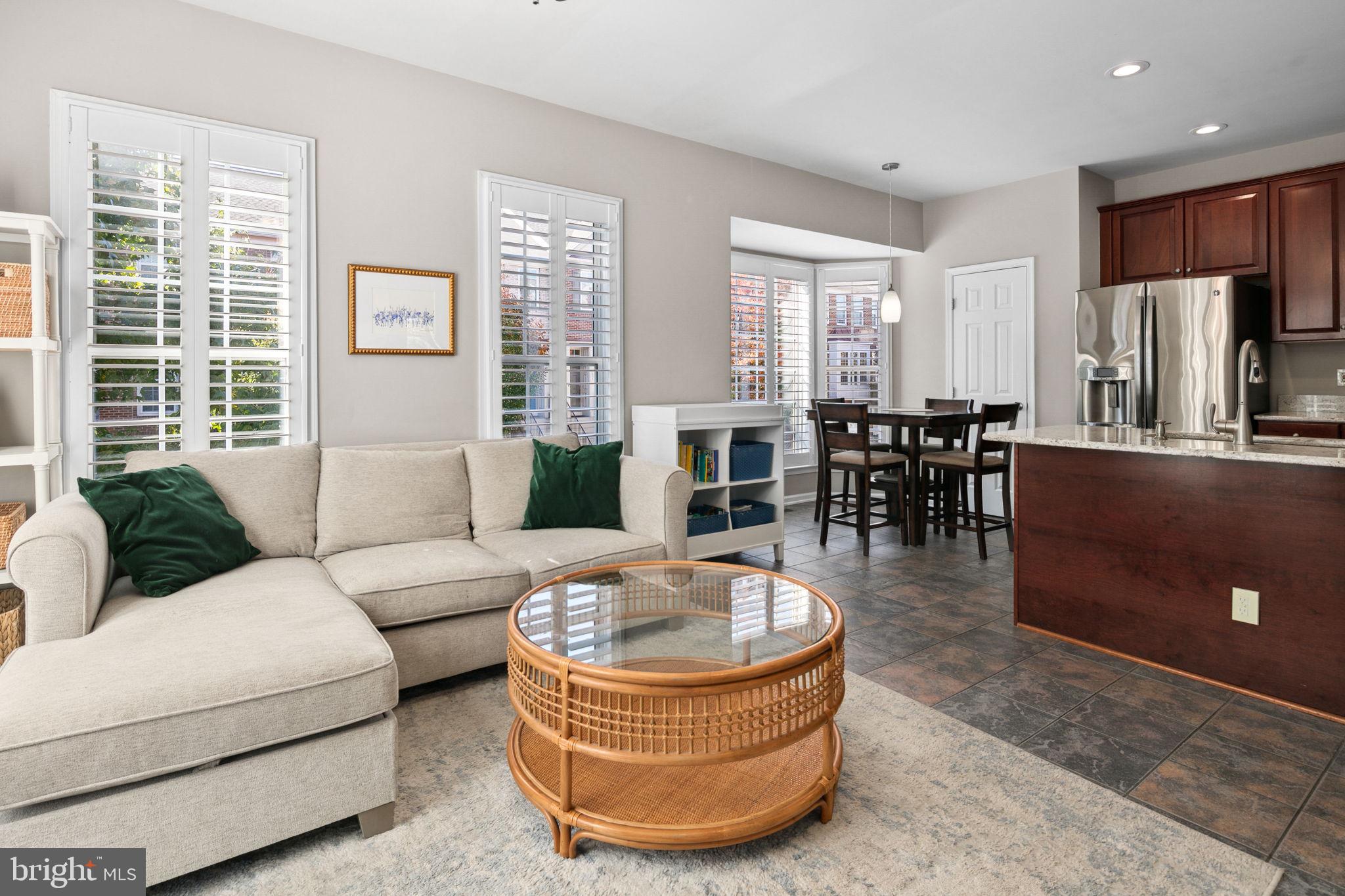 STONEGATE - Residential