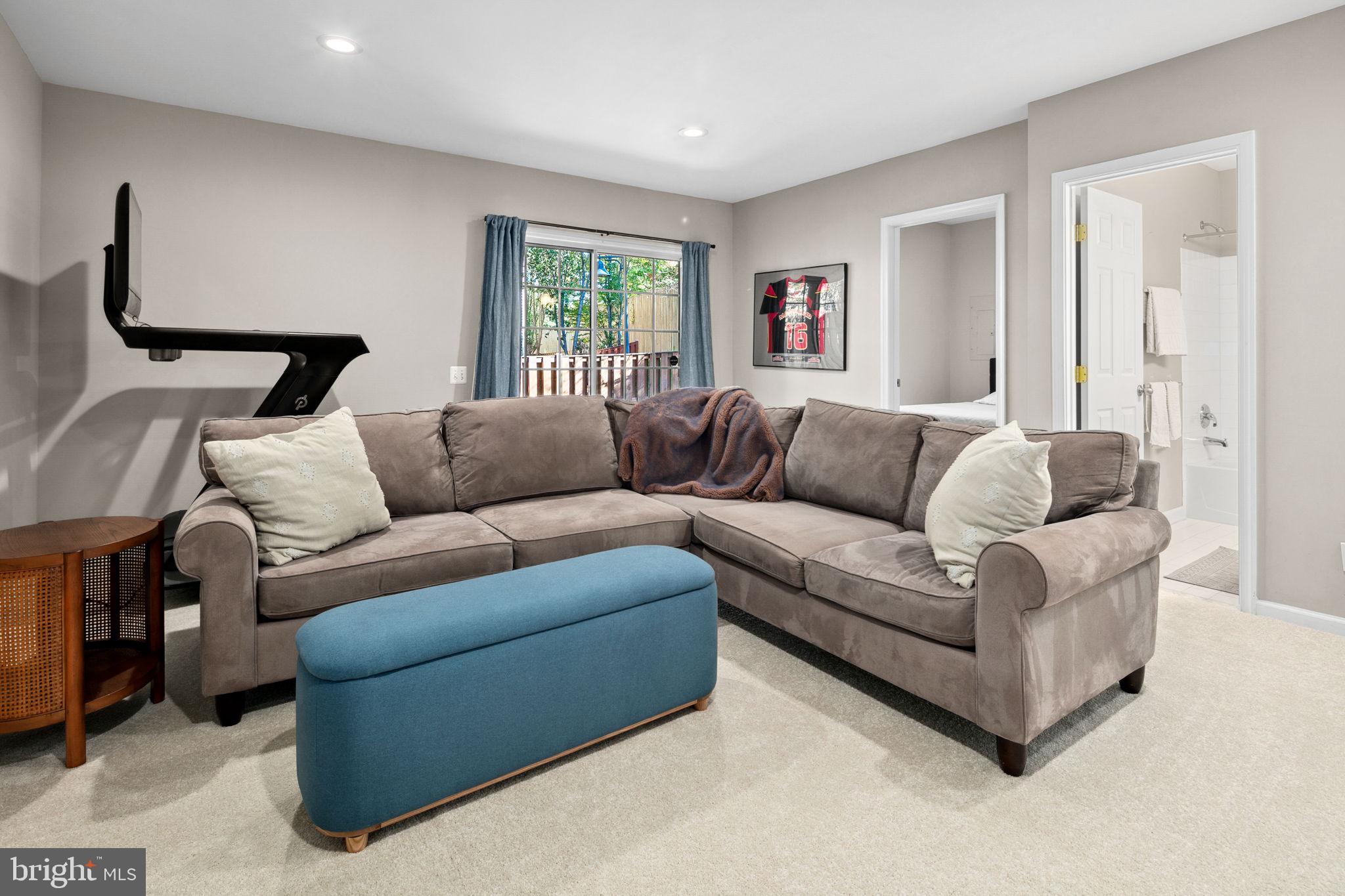 STONEGATE - Residential