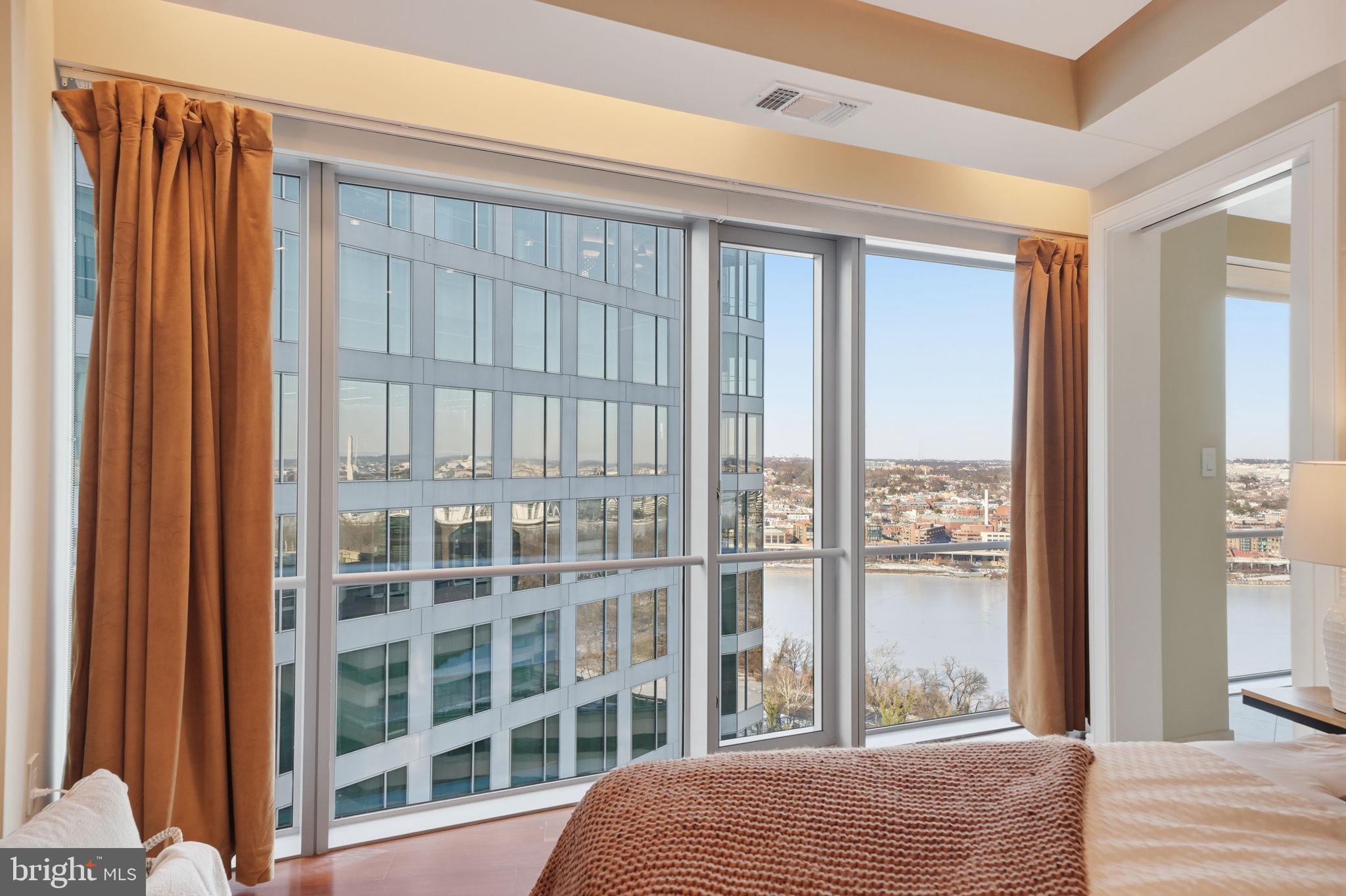 ROSSLYN - Residential