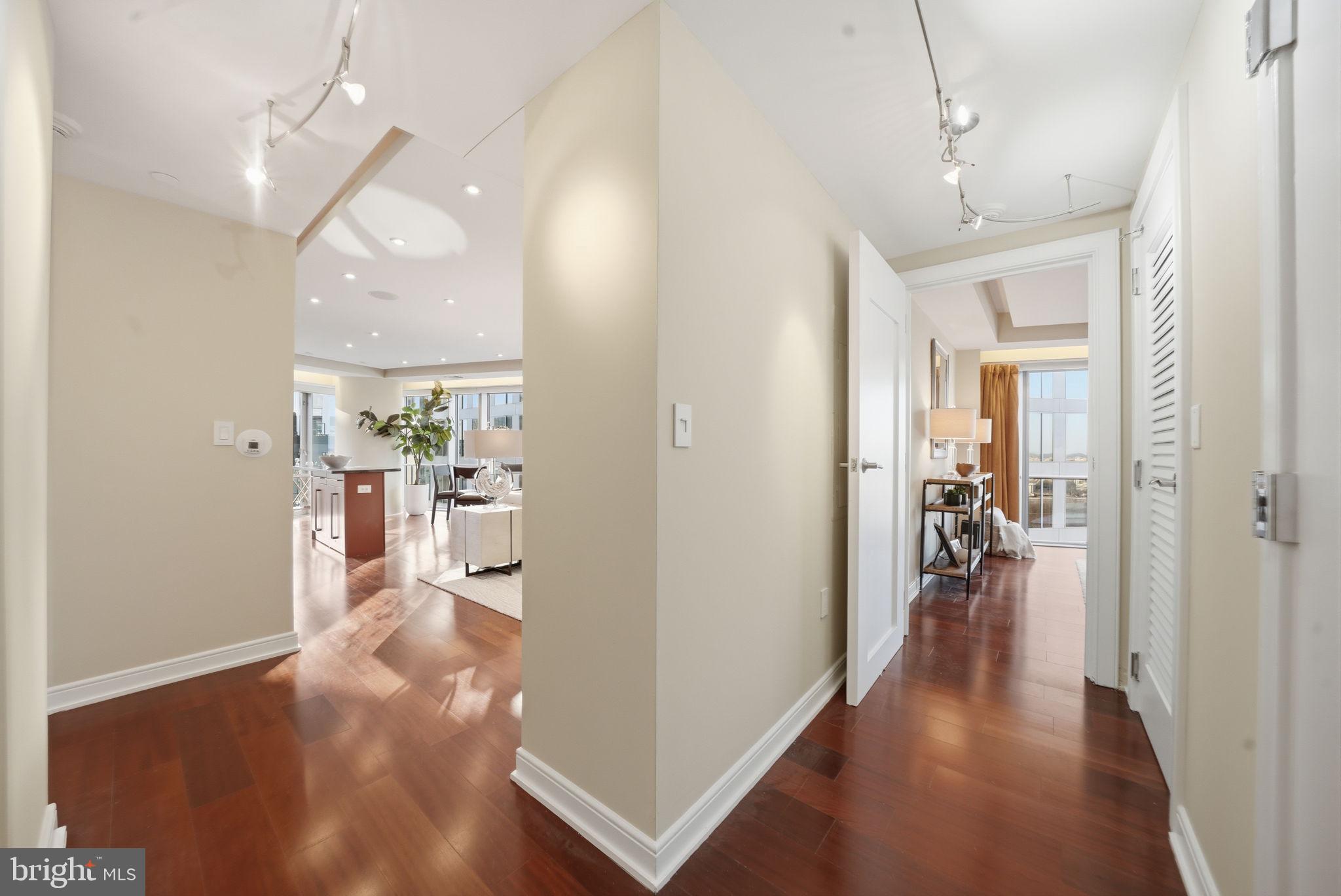 ROSSLYN - Residential