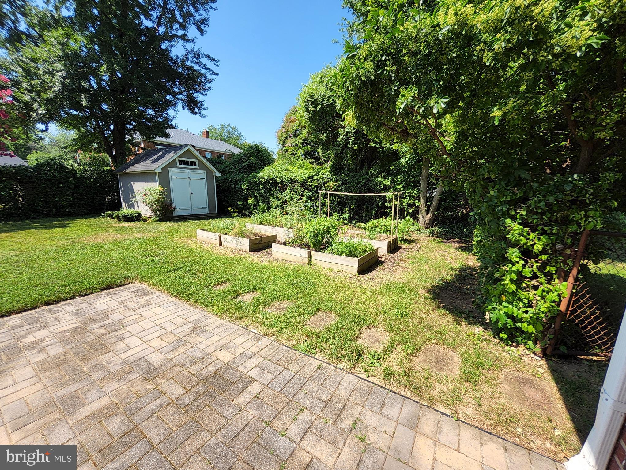 PARKLAWN - Residential Lease