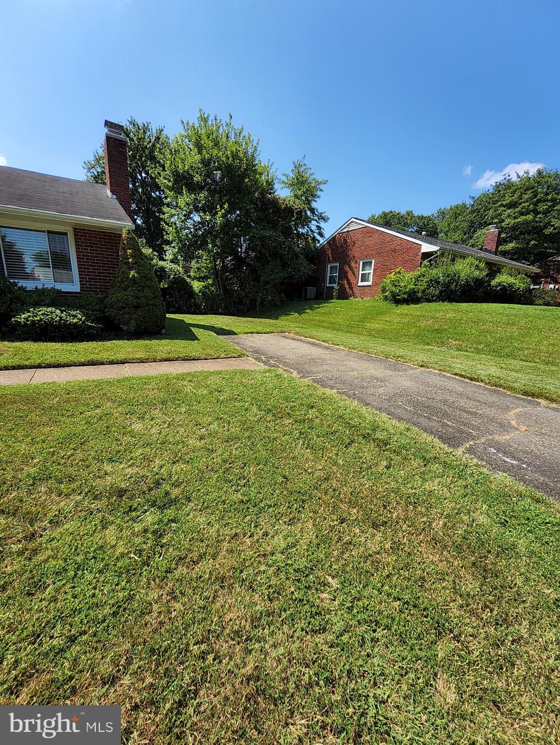 PARKLAWN - Residential Lease