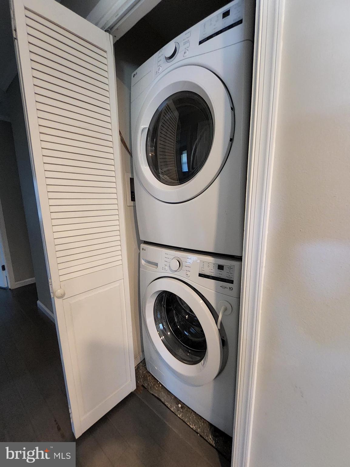 PARKLAWN - Residential Lease