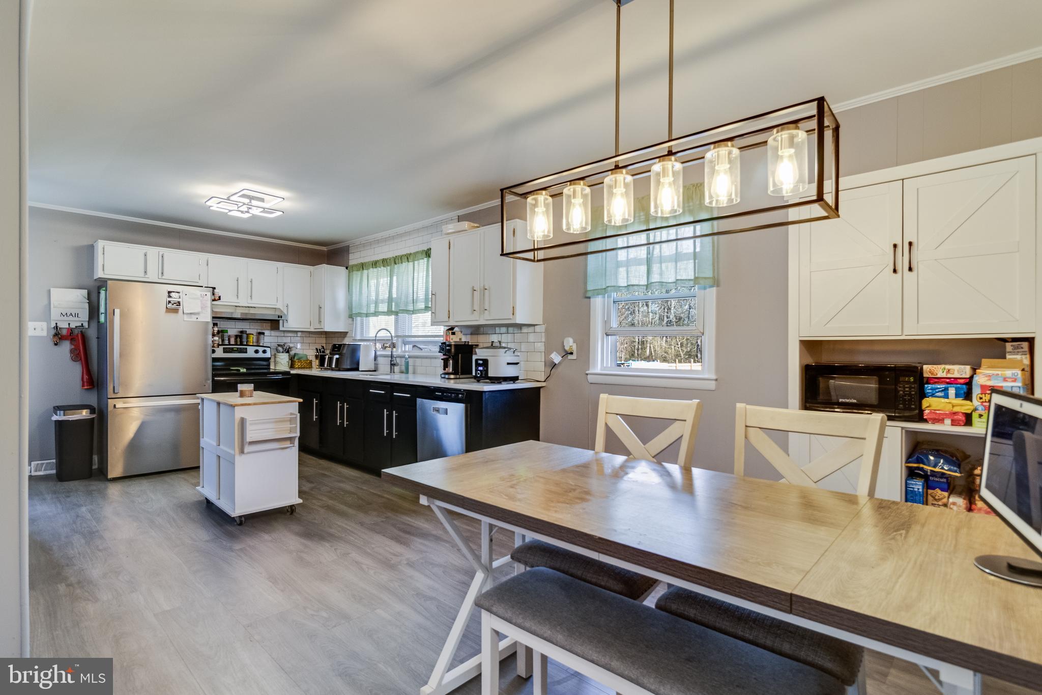 LOVEVILLE ACRES - Residential