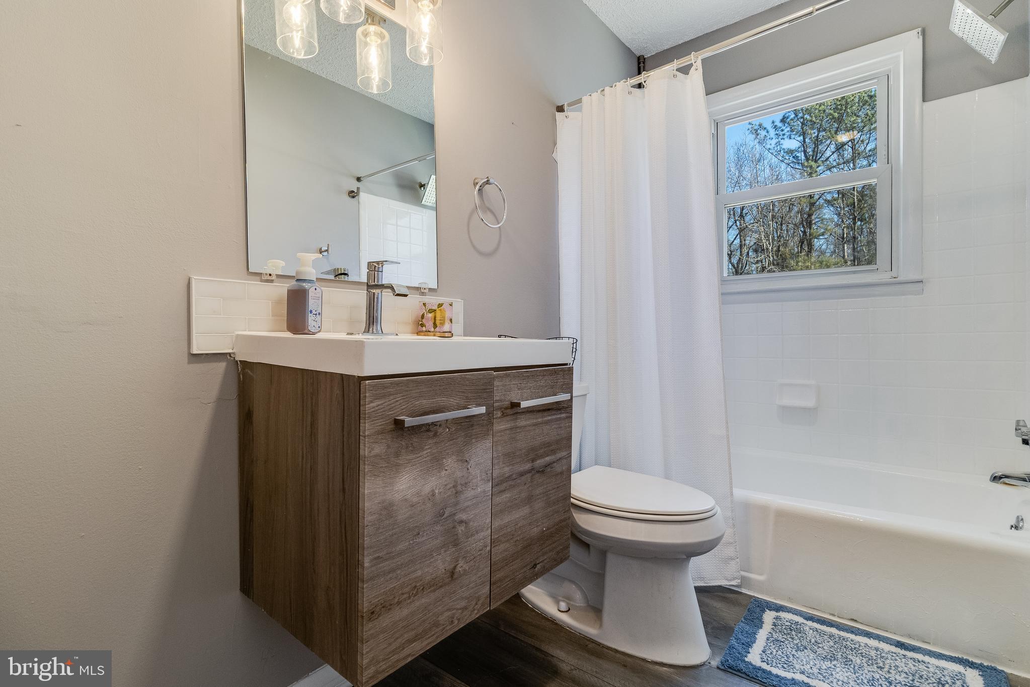 LOVEVILLE ACRES - Residential