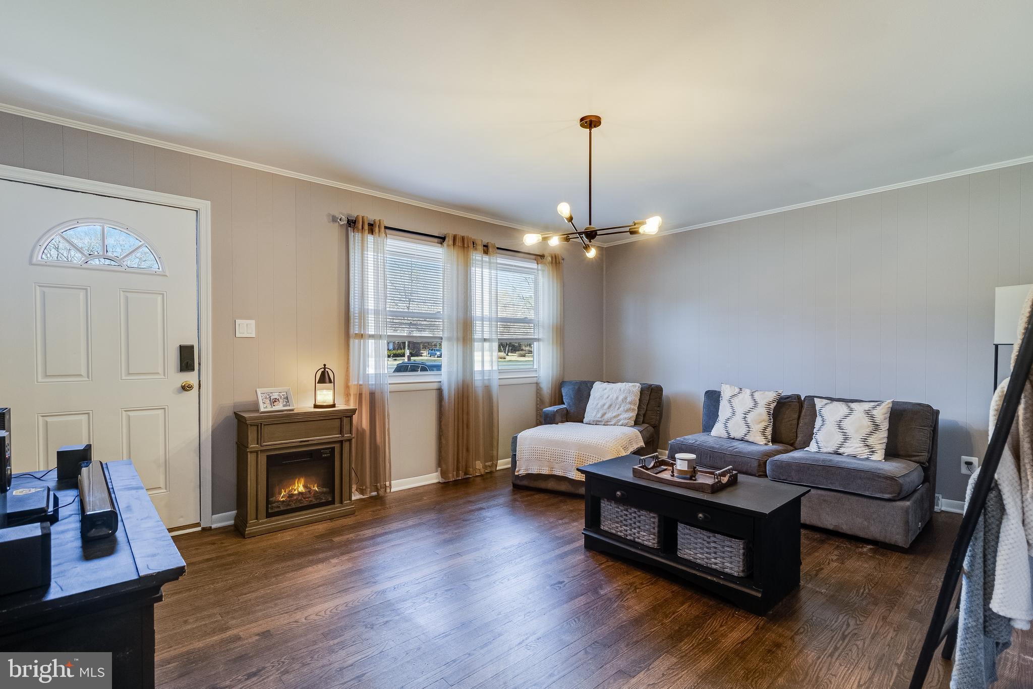 LOVEVILLE ACRES - Residential