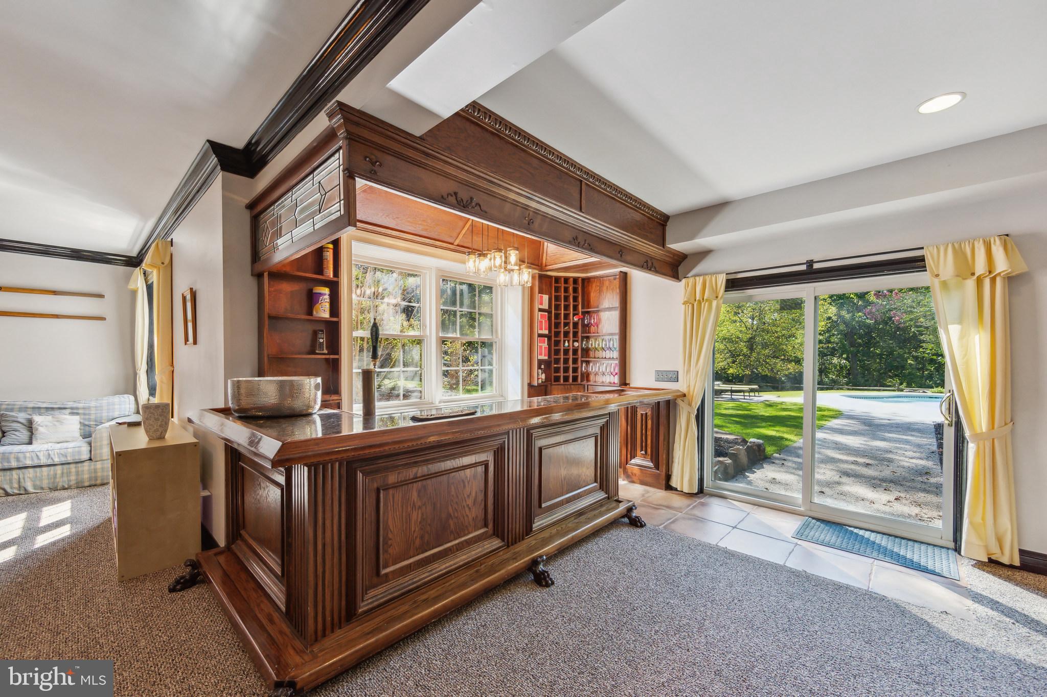 BASSETT HUNT - Residential