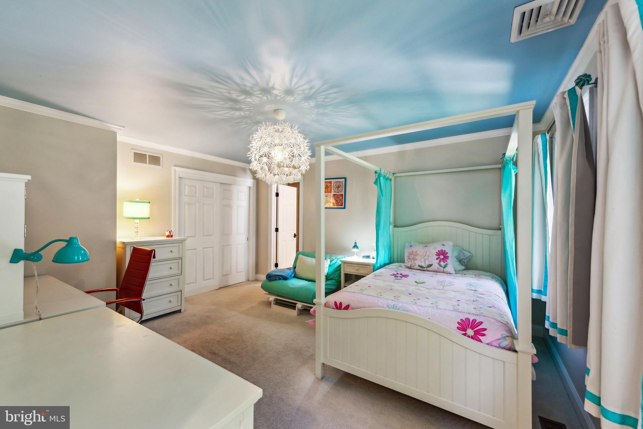 BASSETT HUNT - Residential