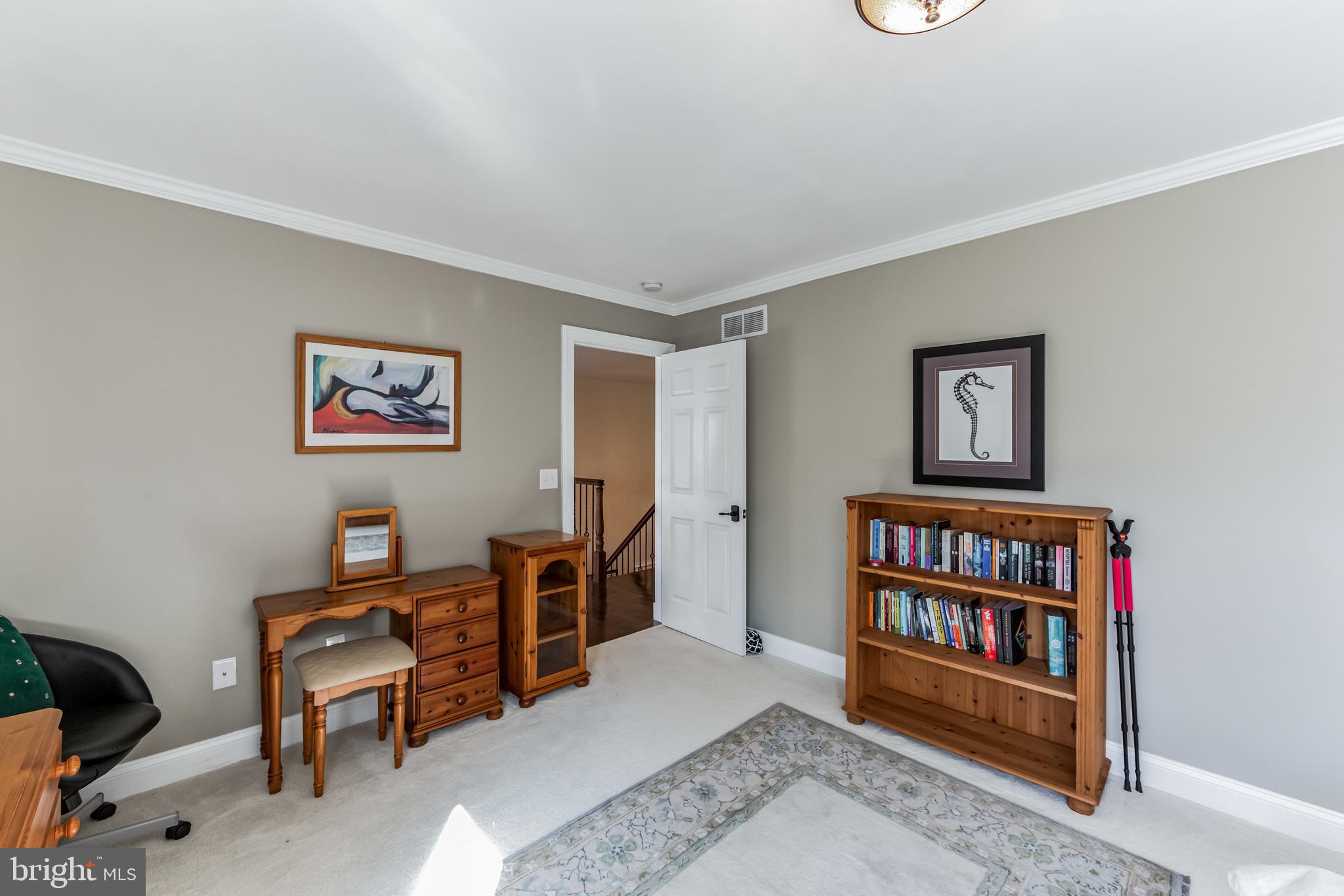 BASSETT HUNT - Residential