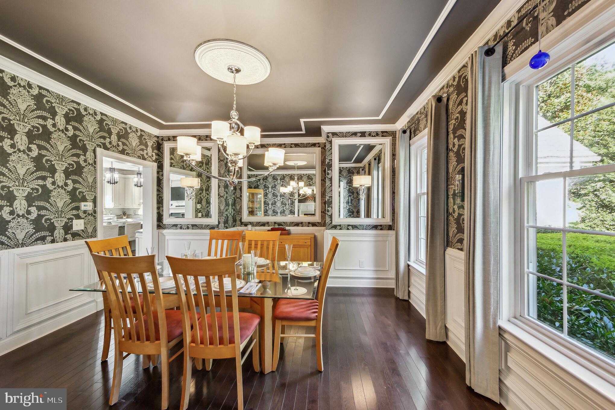 BASSETT HUNT - Residential