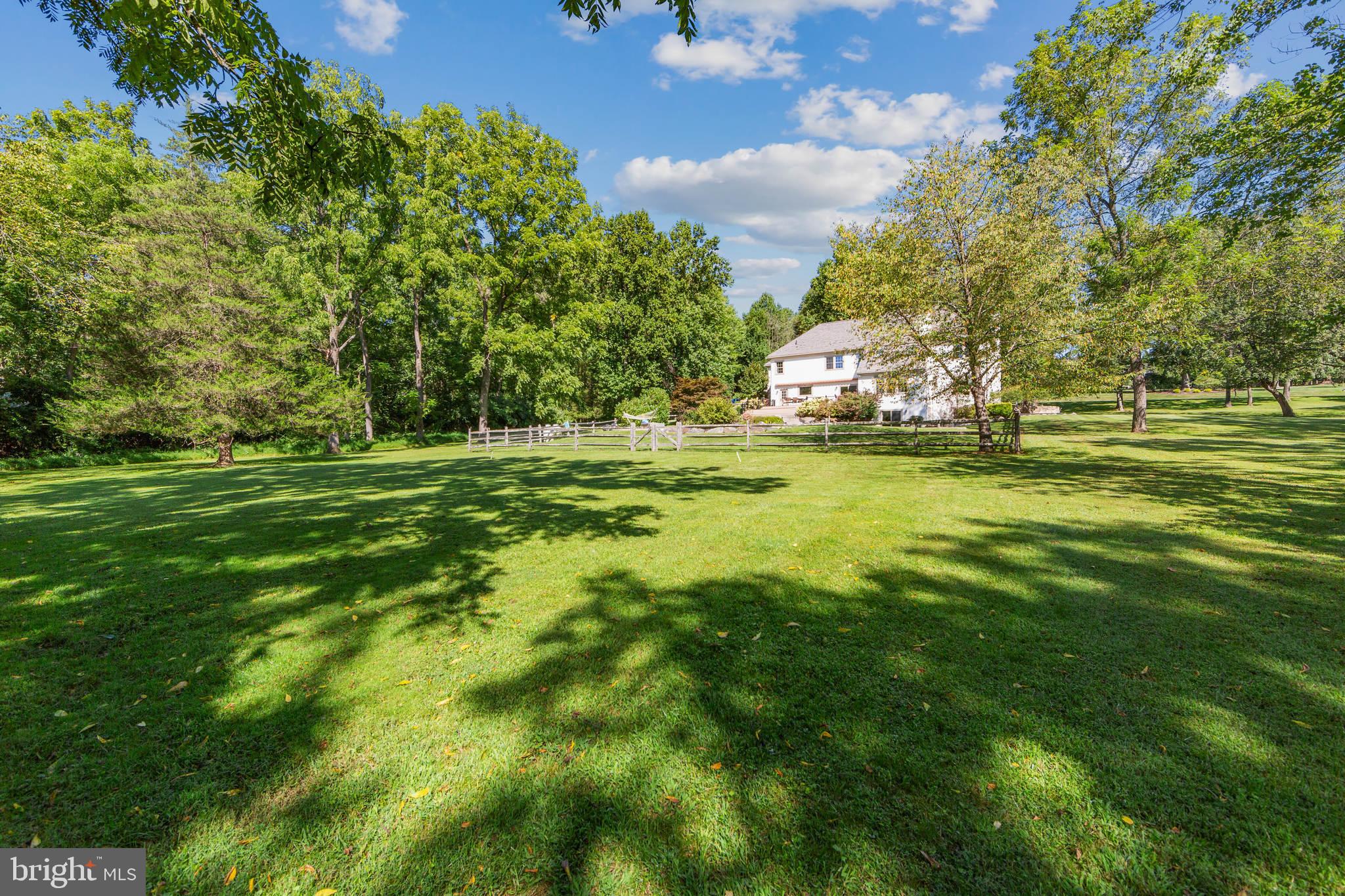 BASSETT HUNT - Residential