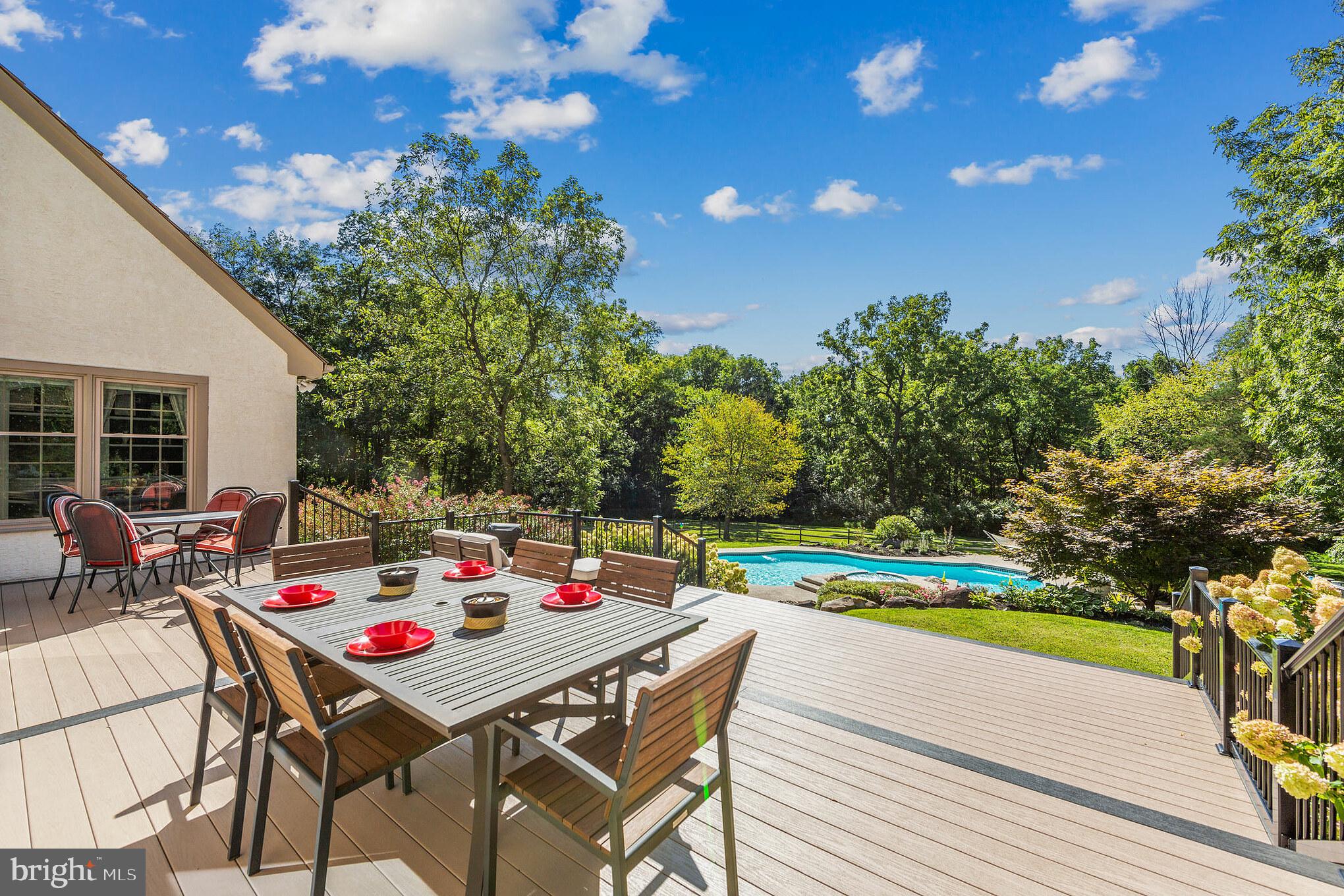 BASSETT HUNT - Residential