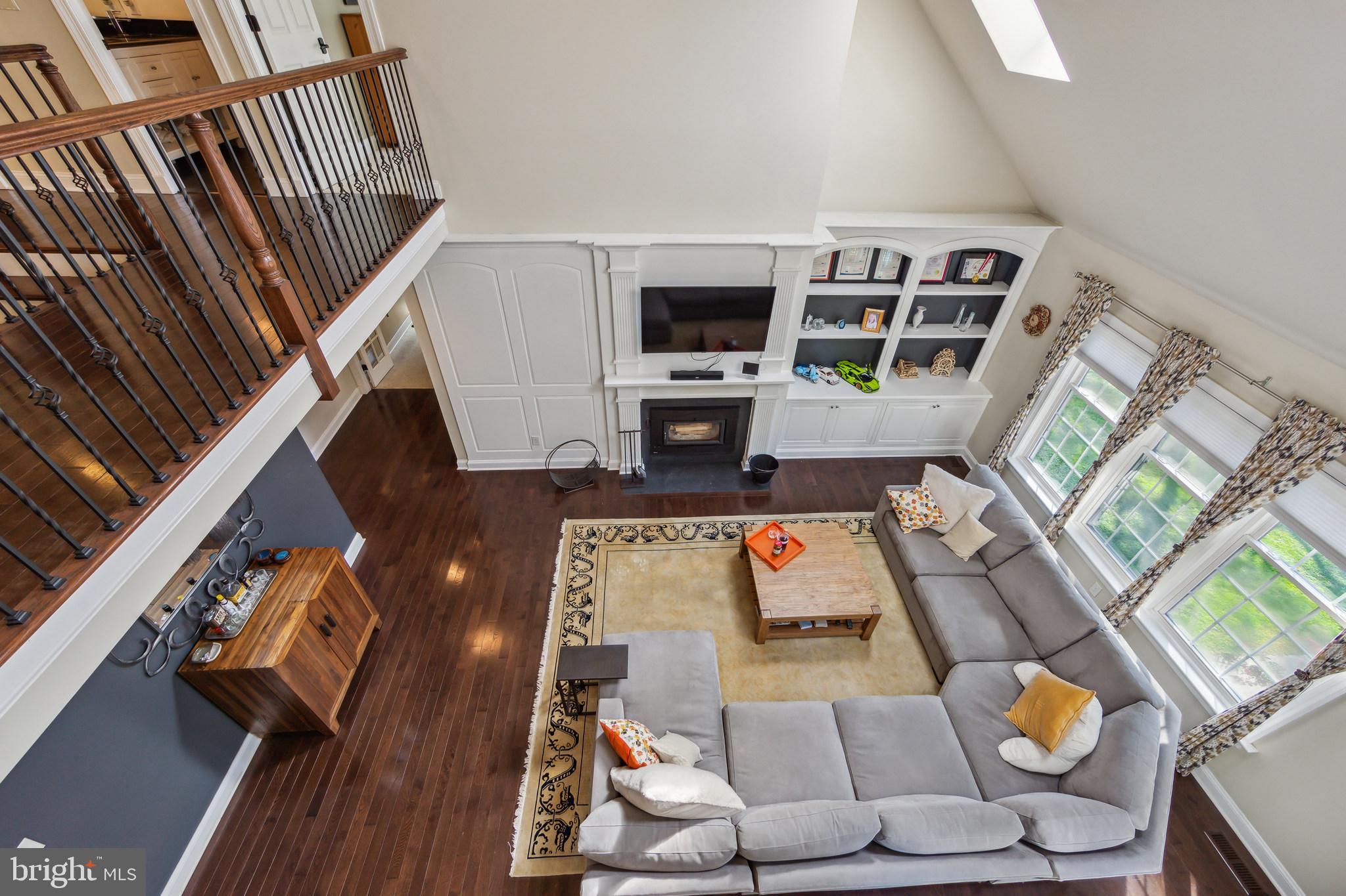 BASSETT HUNT - Residential