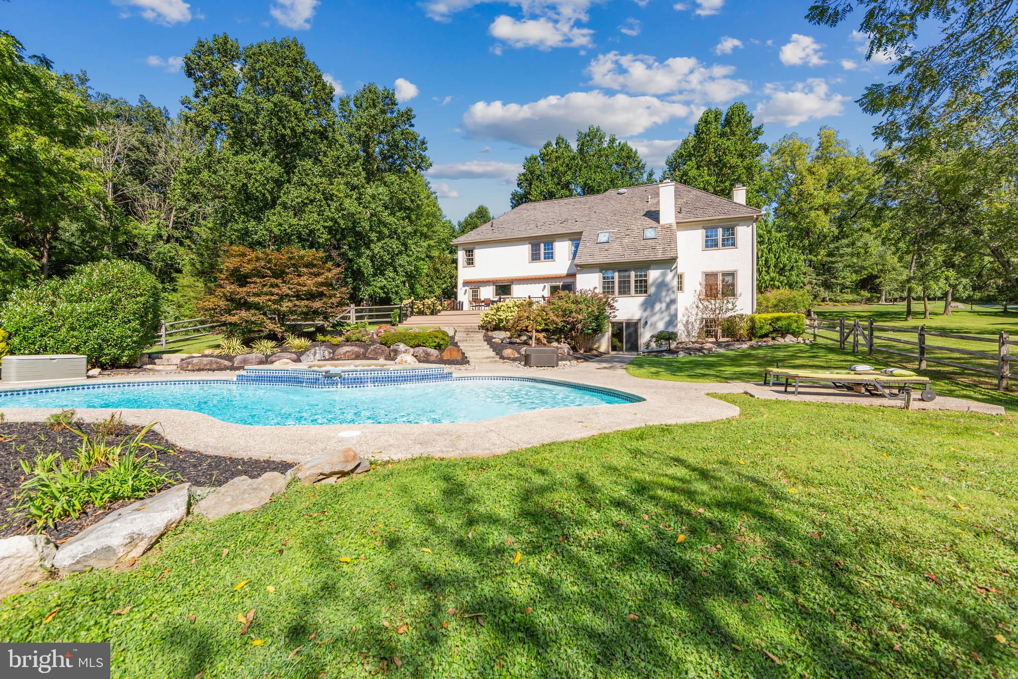 BASSETT HUNT - Residential