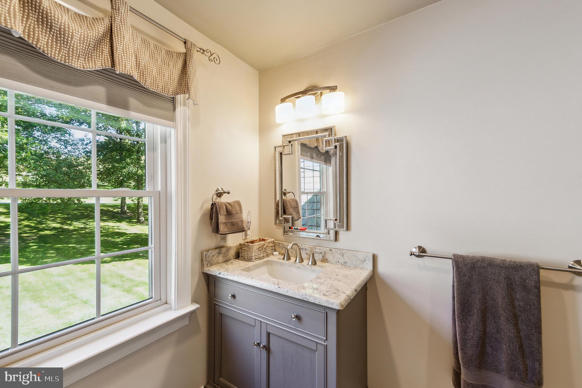 BASSETT HUNT - Residential