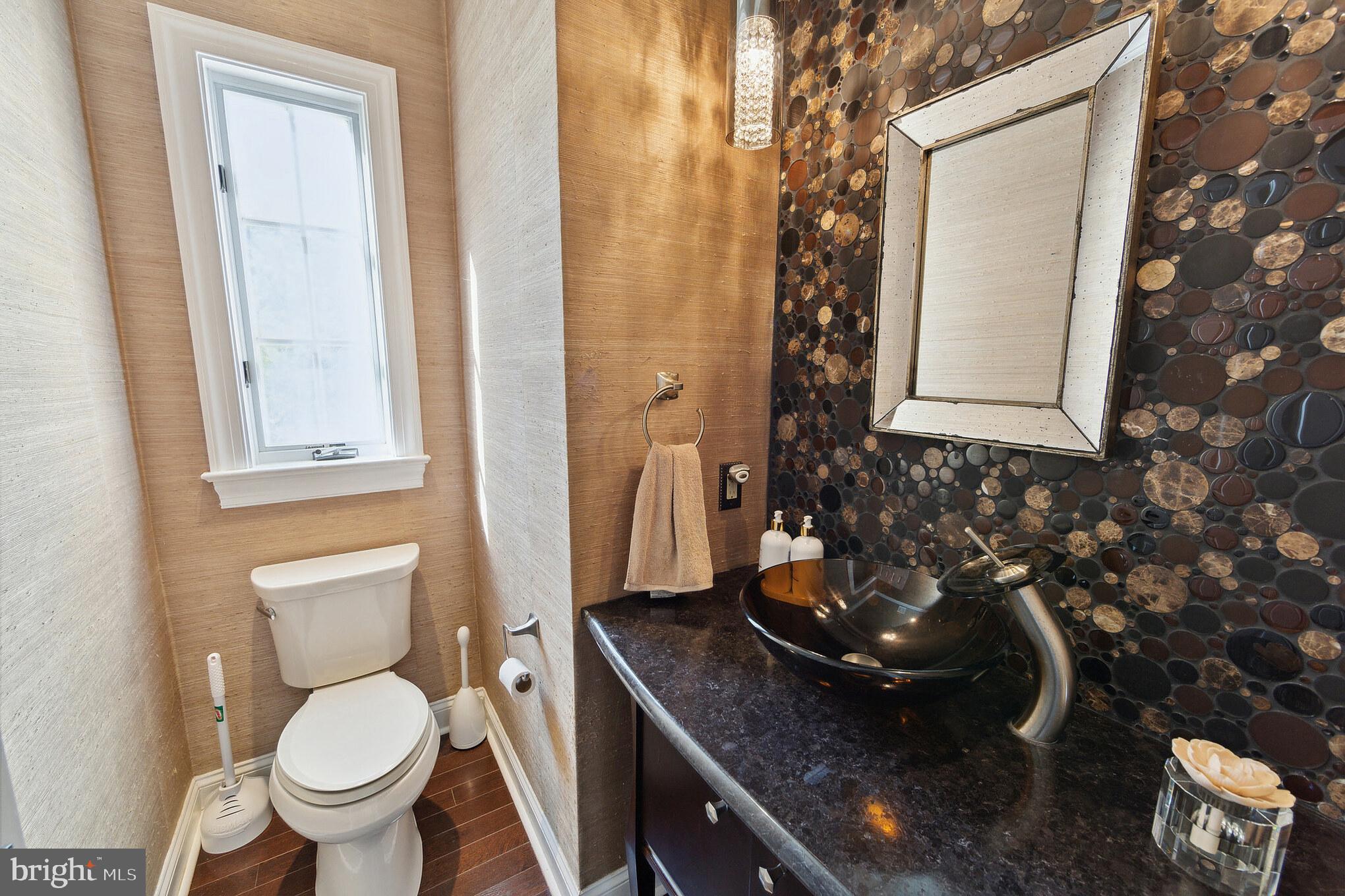 BASSETT HUNT - Residential