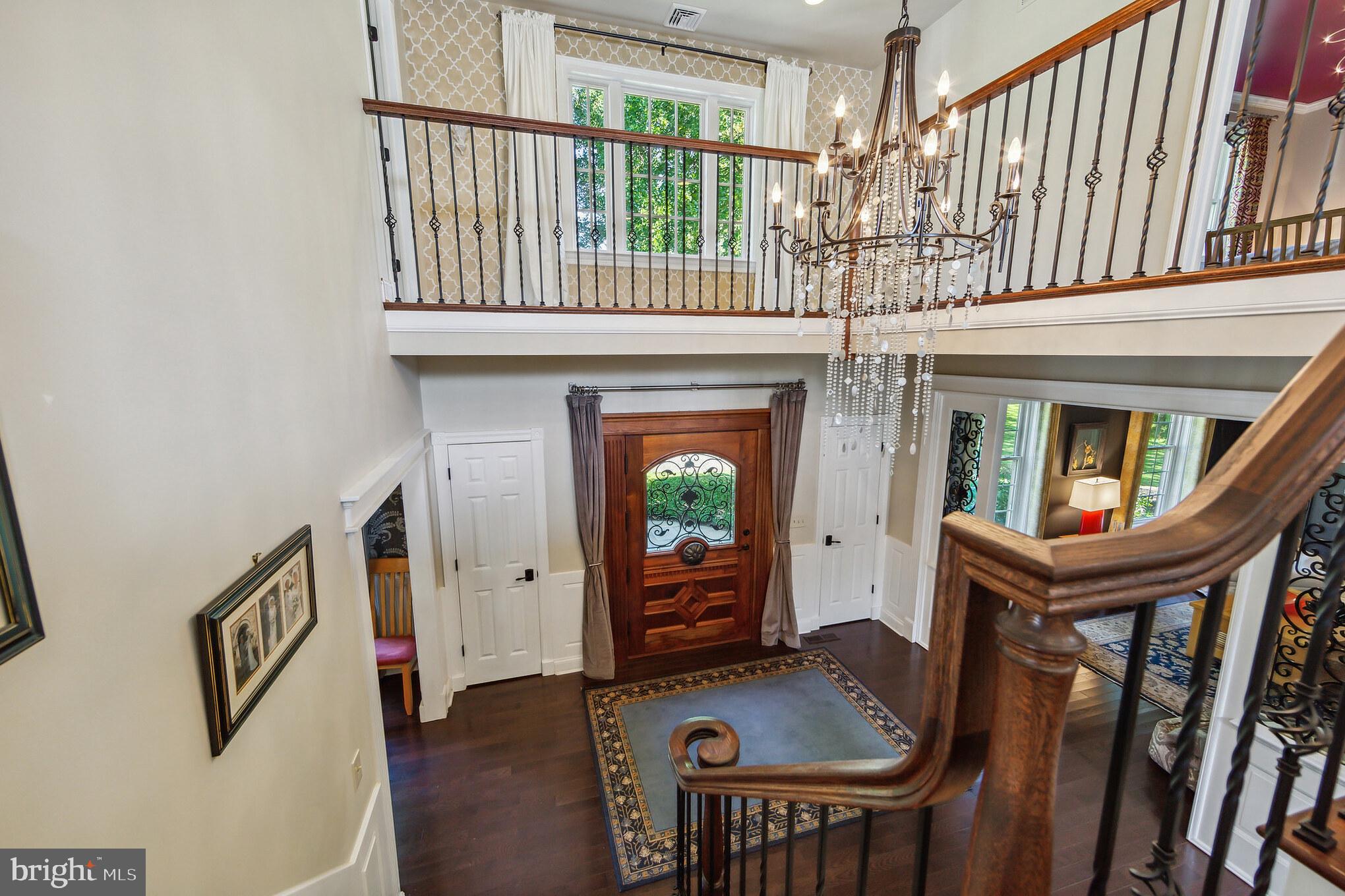 BASSETT HUNT - Residential