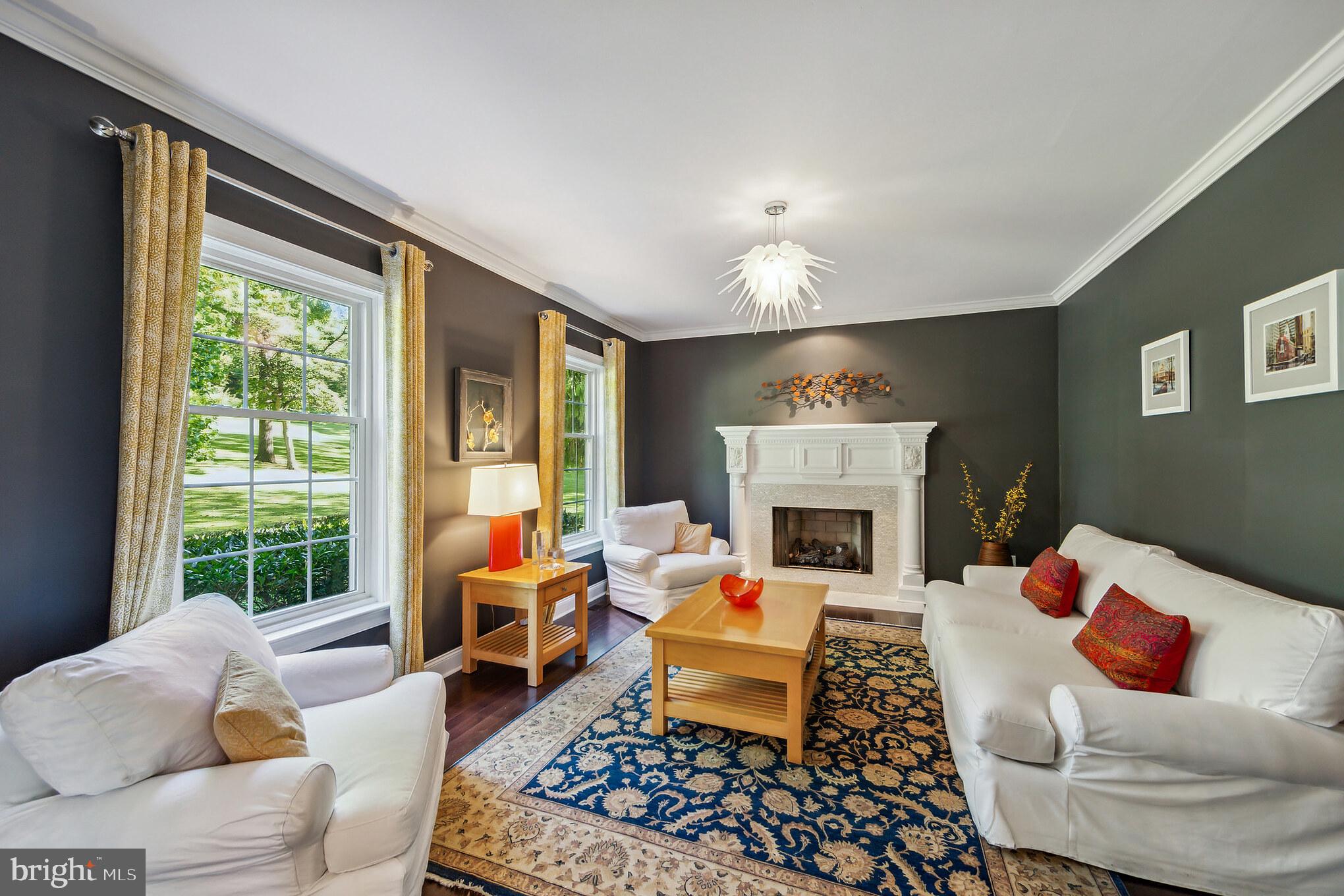 BASSETT HUNT - Residential