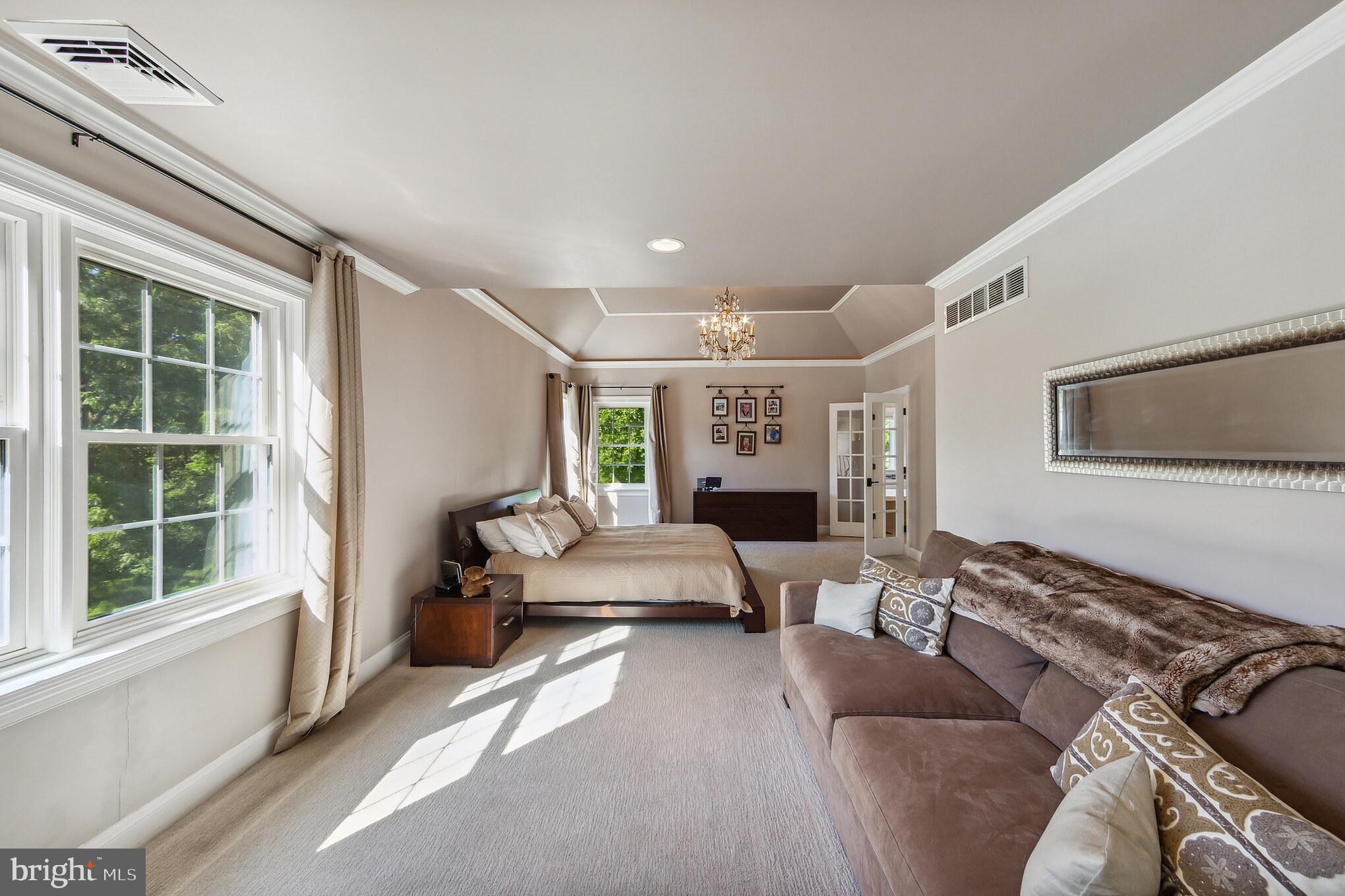 BASSETT HUNT - Residential