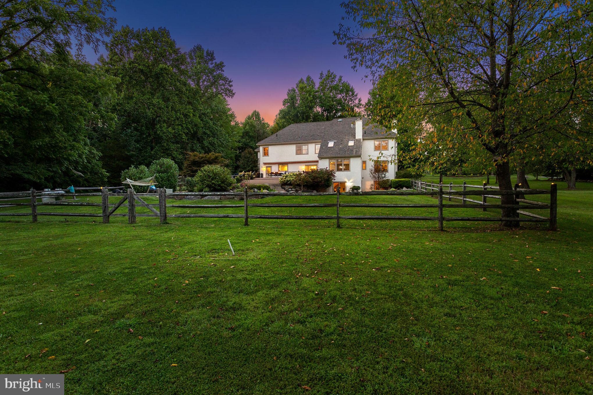 BASSETT HUNT - Residential