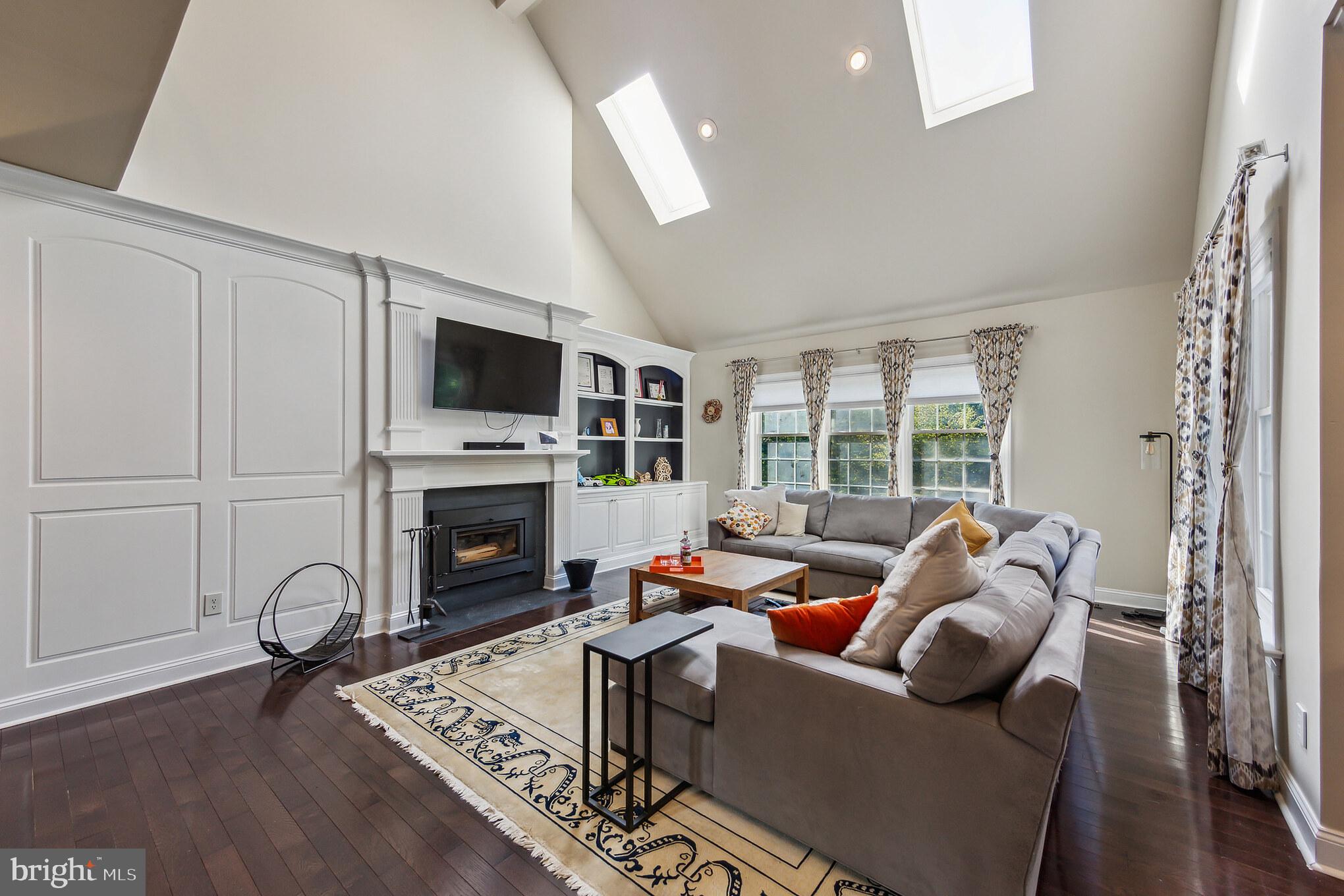 BASSETT HUNT - Residential