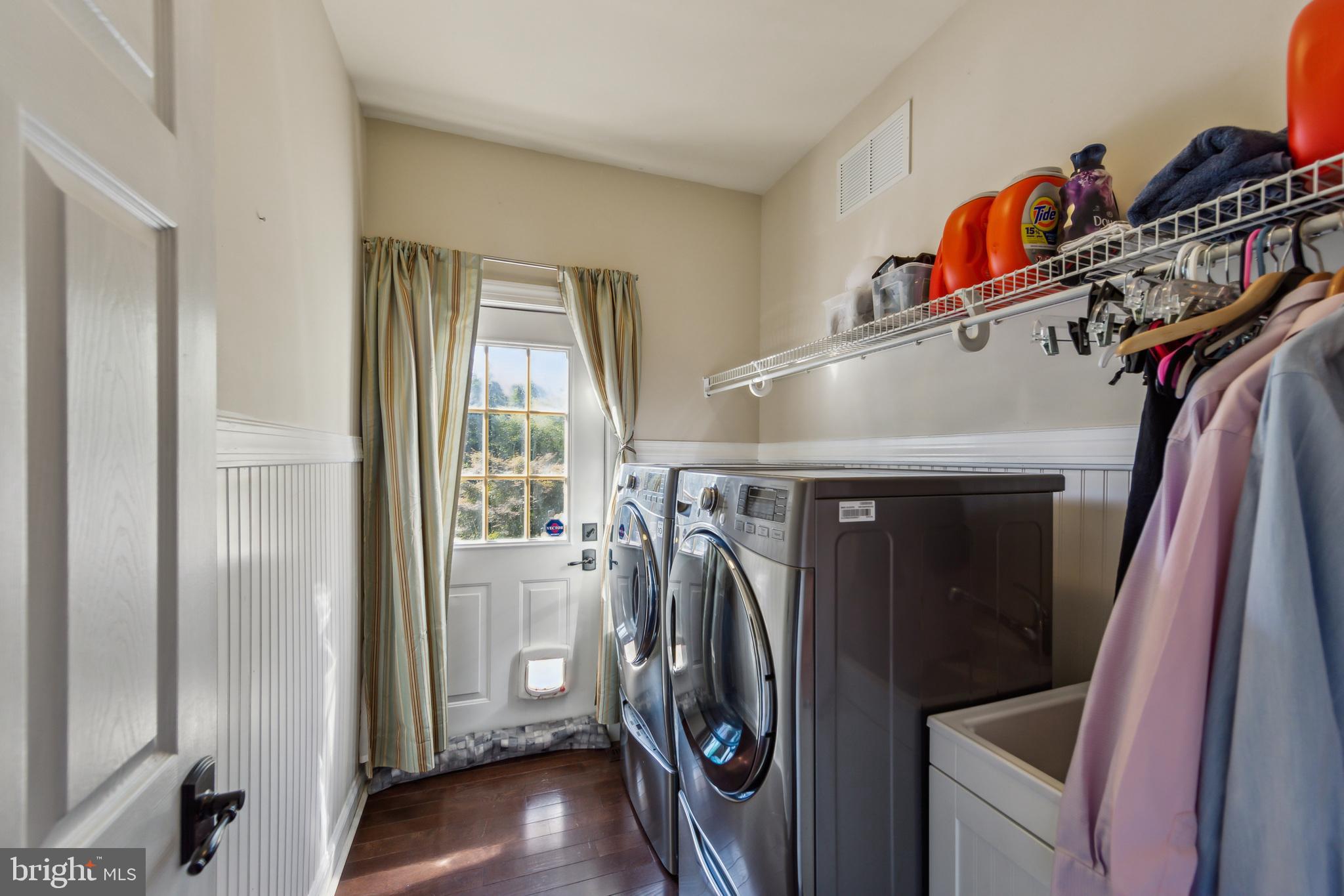 BASSETT HUNT - Residential