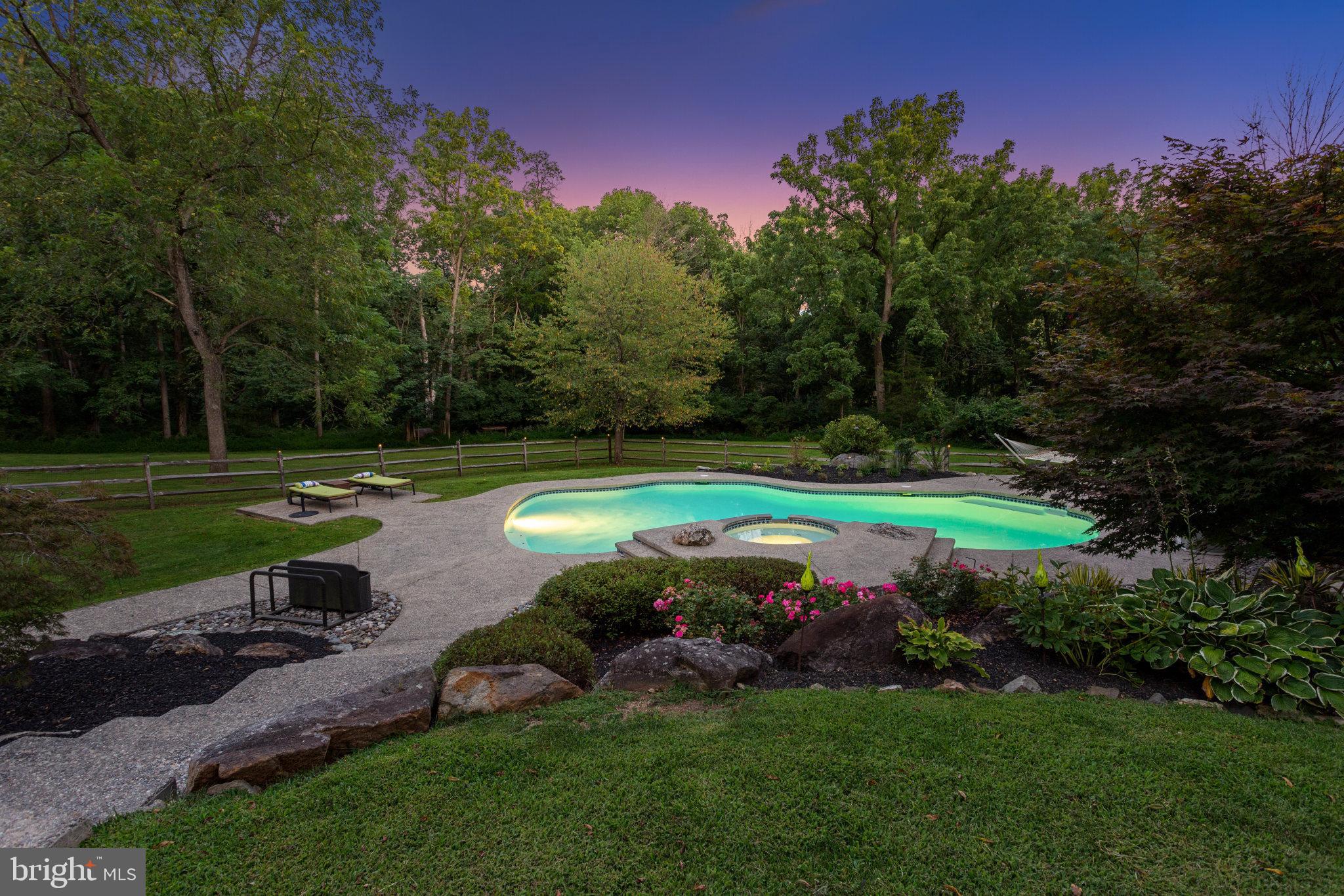 BASSETT HUNT - Residential