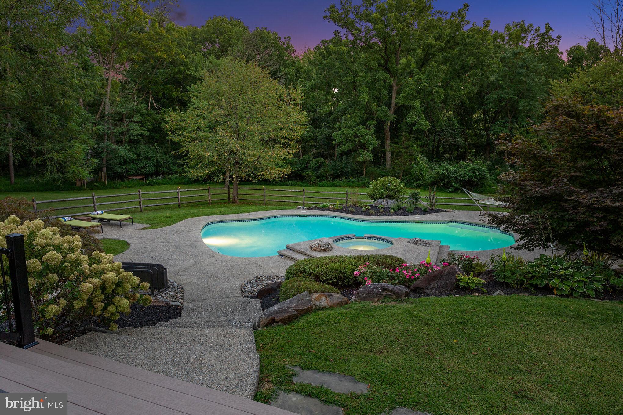 BASSETT HUNT - Residential