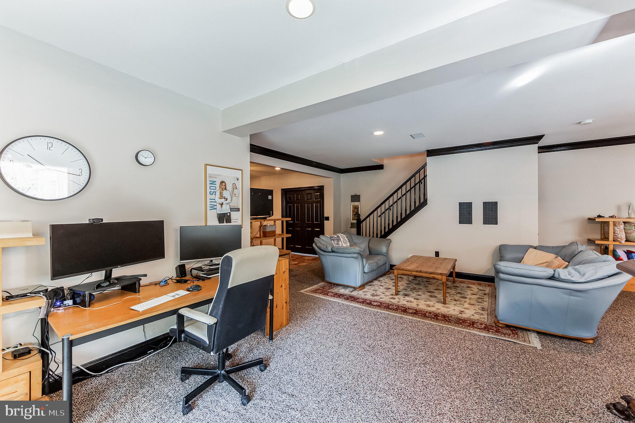 BASSETT HUNT - Residential