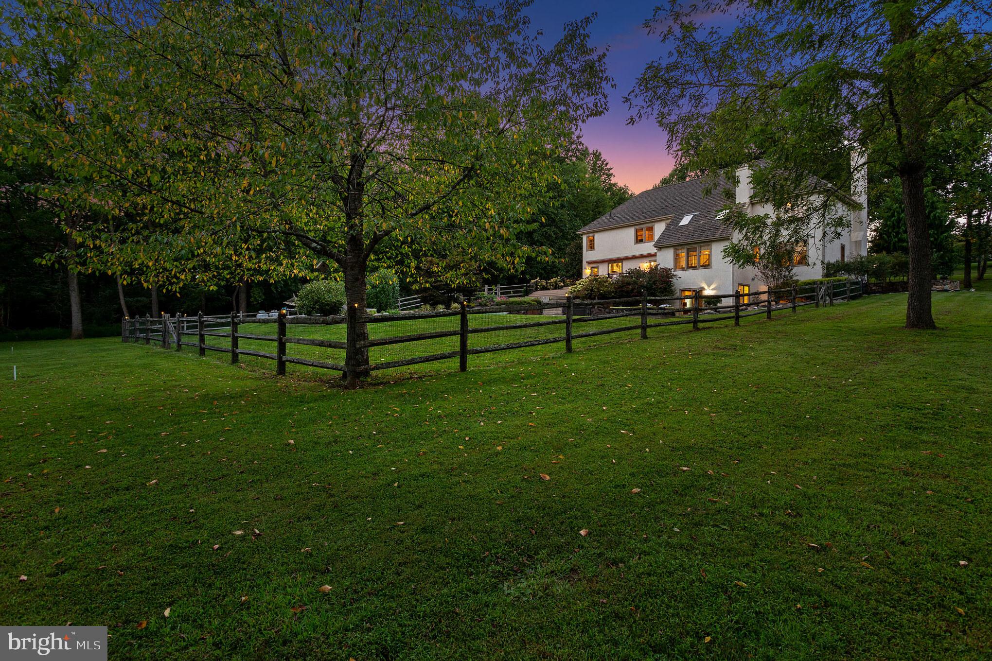 BASSETT HUNT - Residential