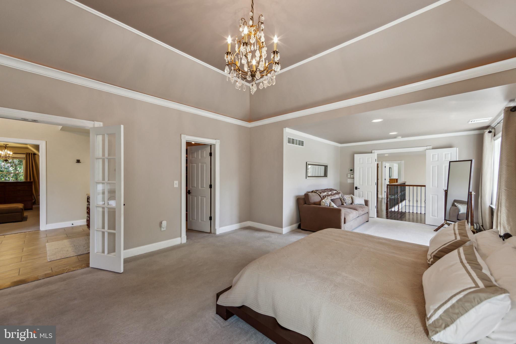 BASSETT HUNT - Residential