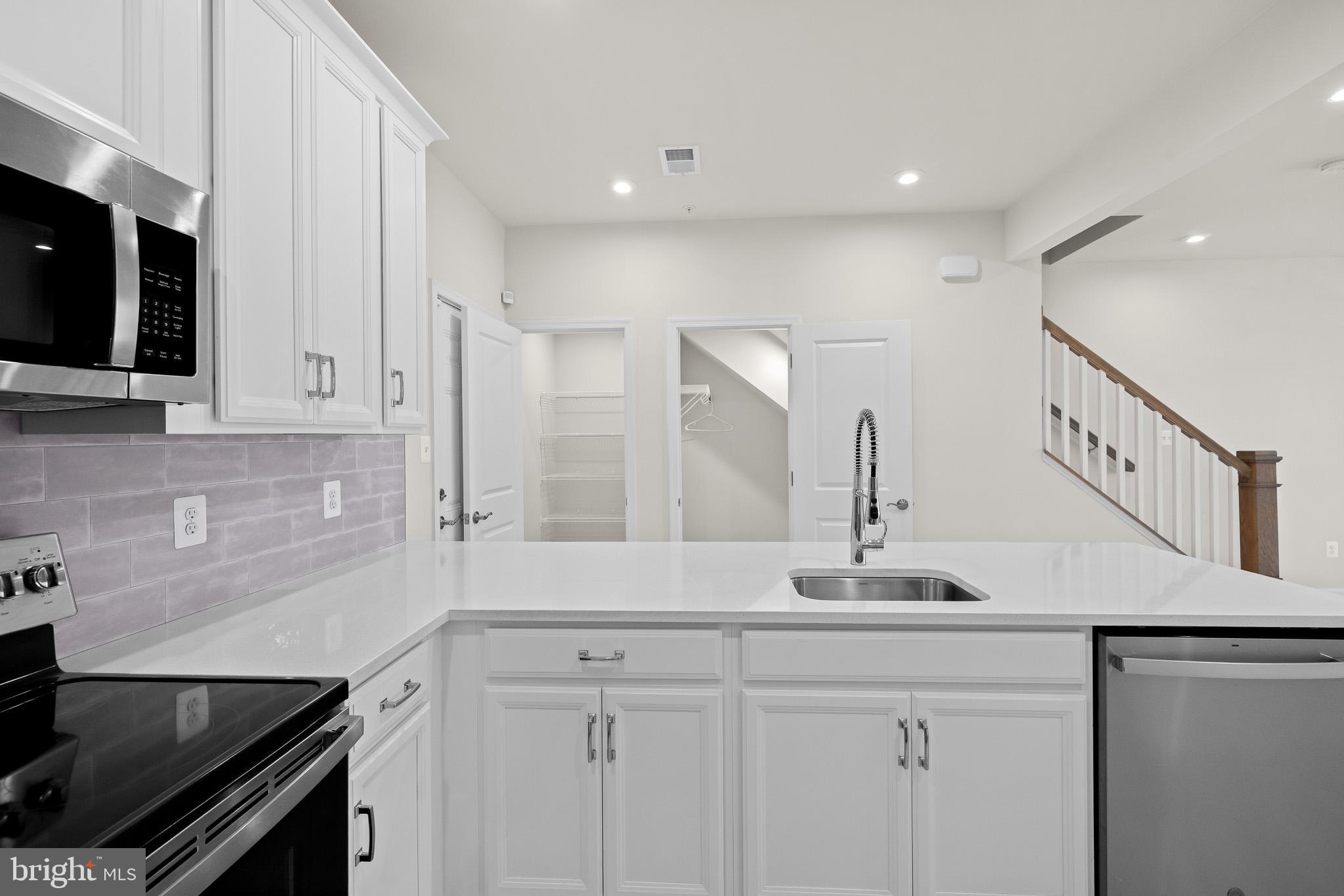 GLENN DALE COMMONS - Residential