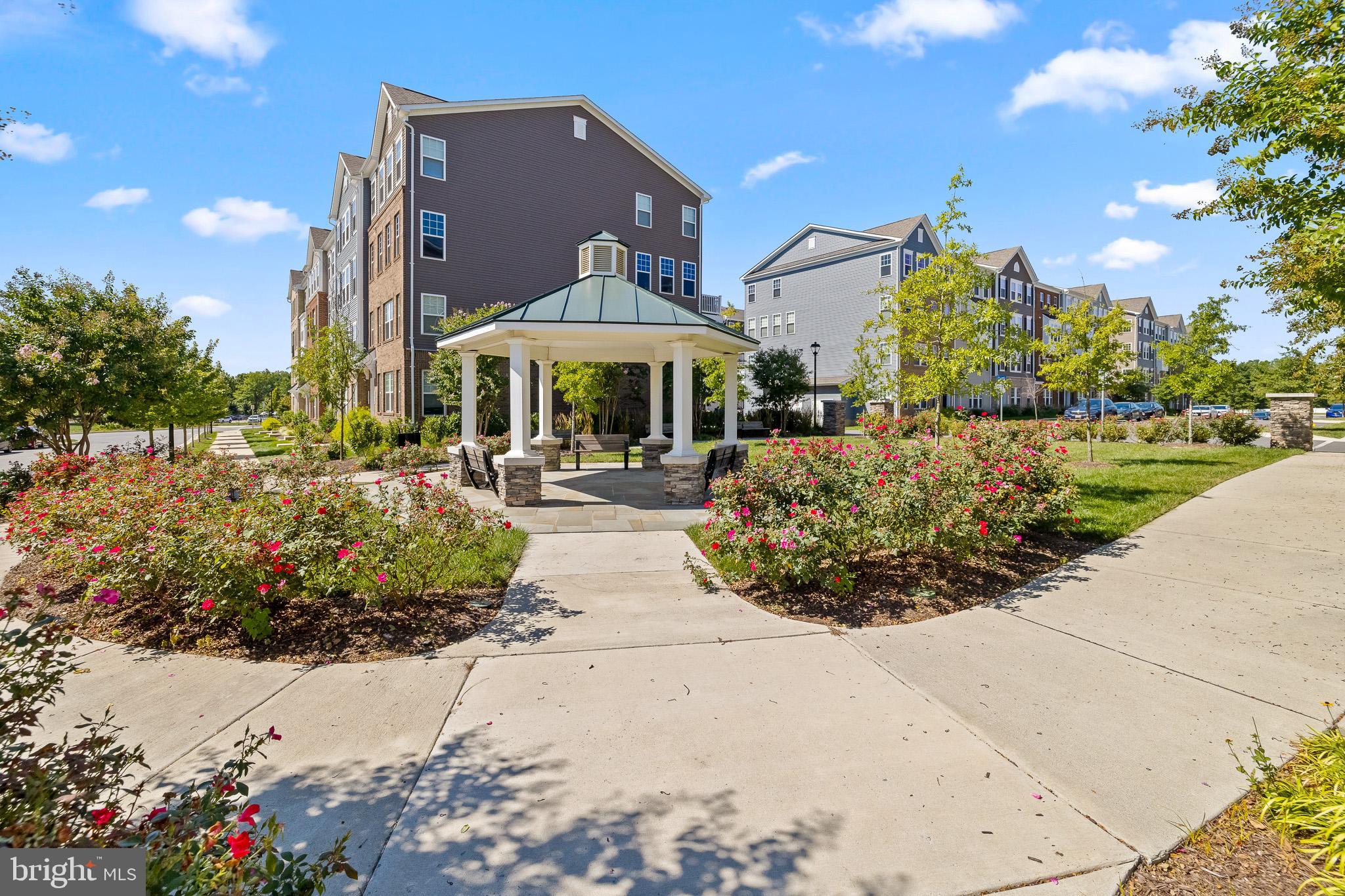 GLENN DALE COMMONS - Residential