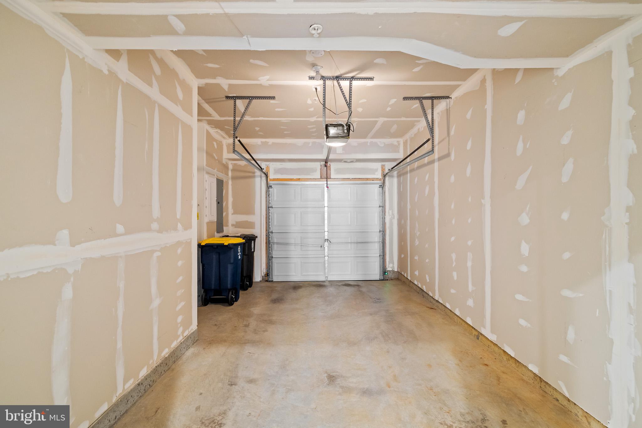 GLENN DALE COMMONS - Residential