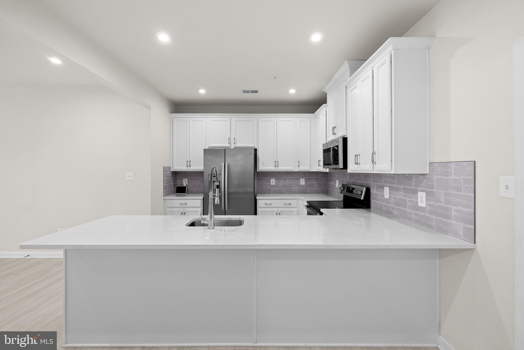 GLENN DALE COMMONS - Residential