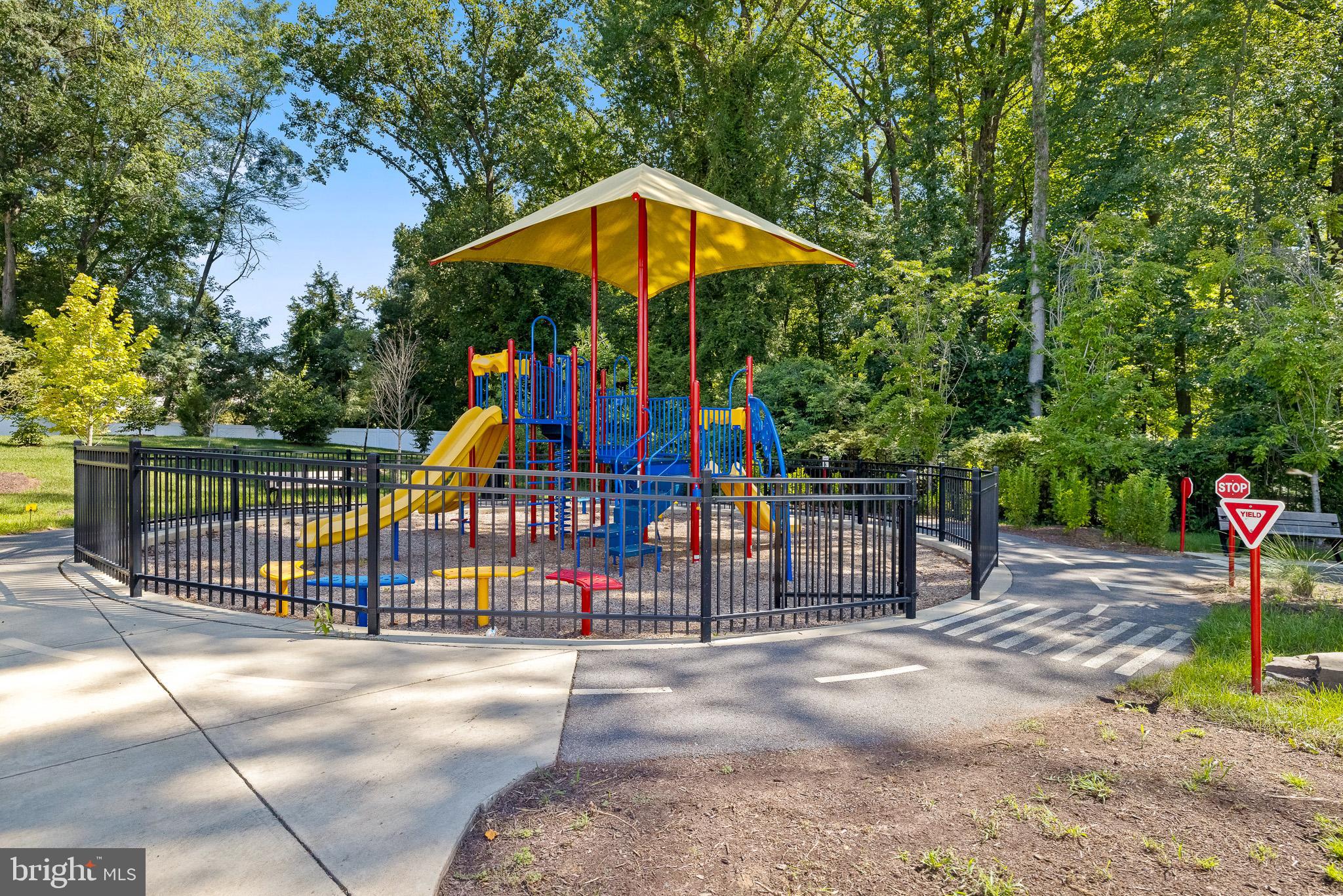 GLENN DALE COMMONS - Residential