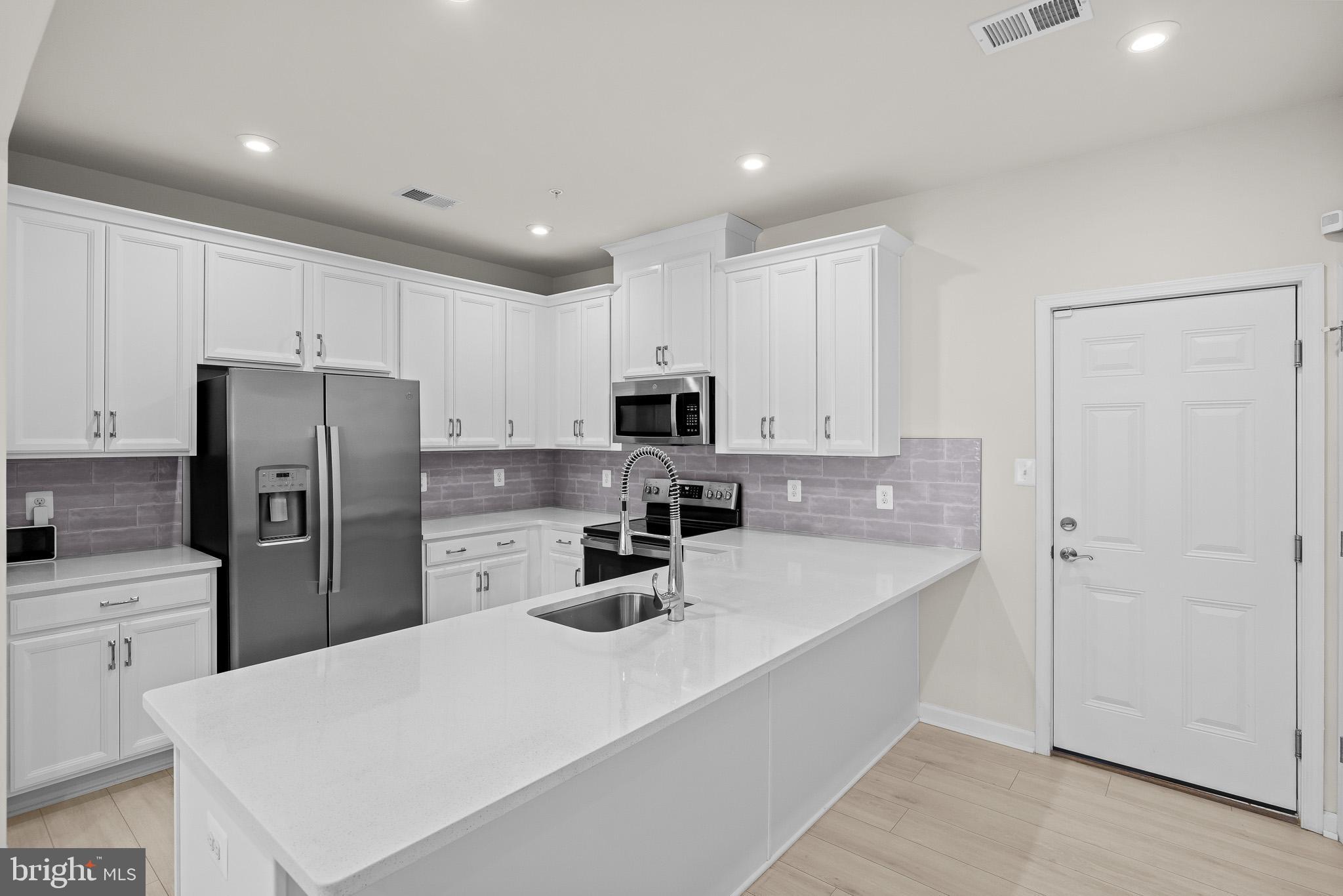 GLENN DALE COMMONS - Residential