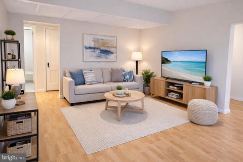 Condo For Sale - 1922 N Rhodes Street #78<br/> ARLINGTON, VA 22201