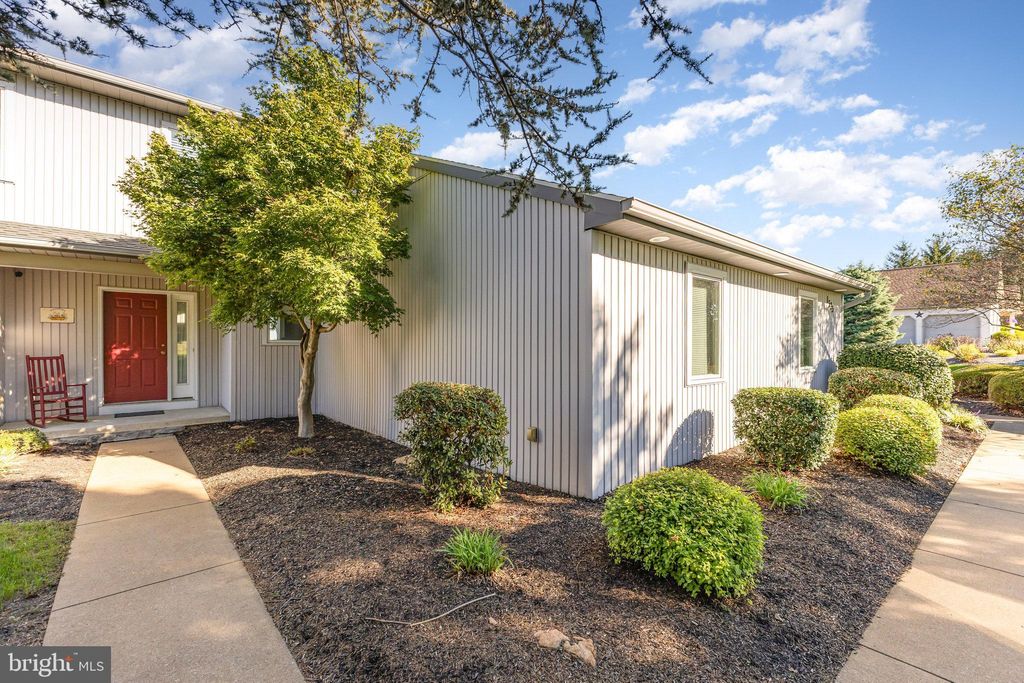 Photo of 1523 Ridge Road, ELIZABETHTOWN, PA 17022 (MLS # PALA2077352)