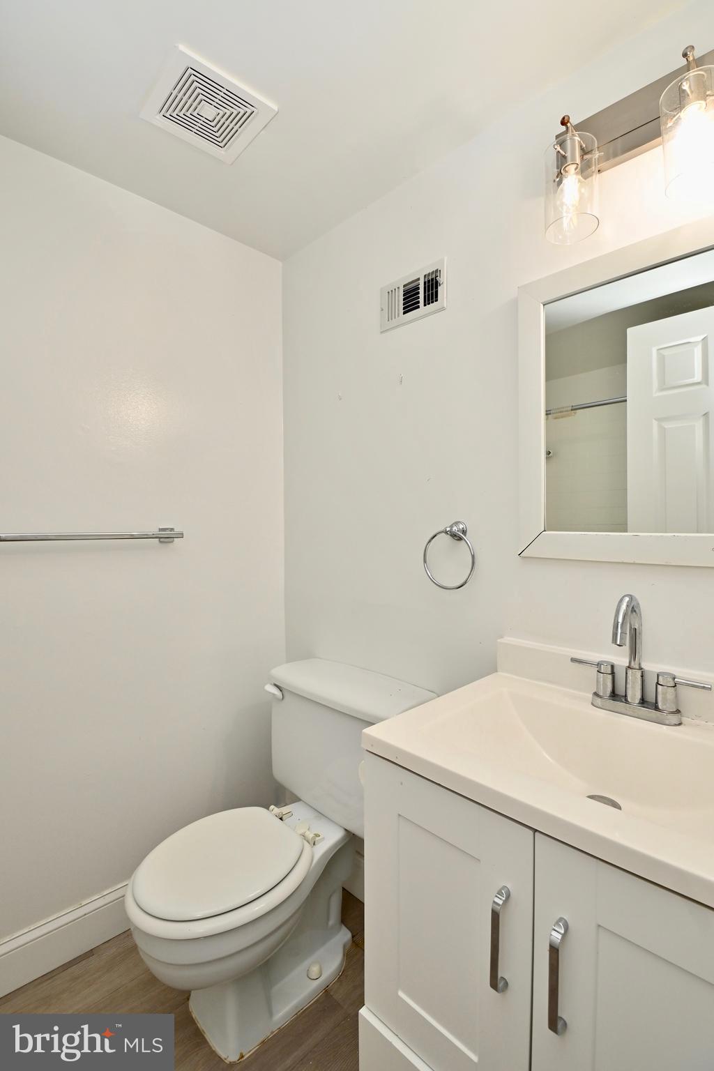 WESTHAMPTON MEWS - Residential Lease