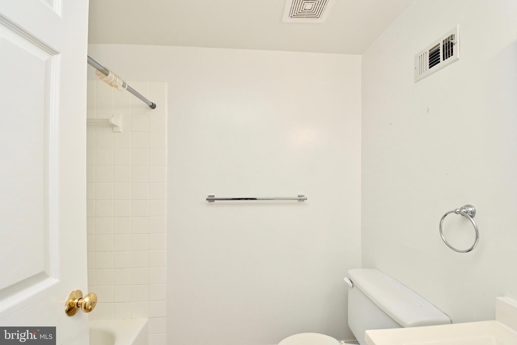 WESTHAMPTON MEWS - Residential Lease