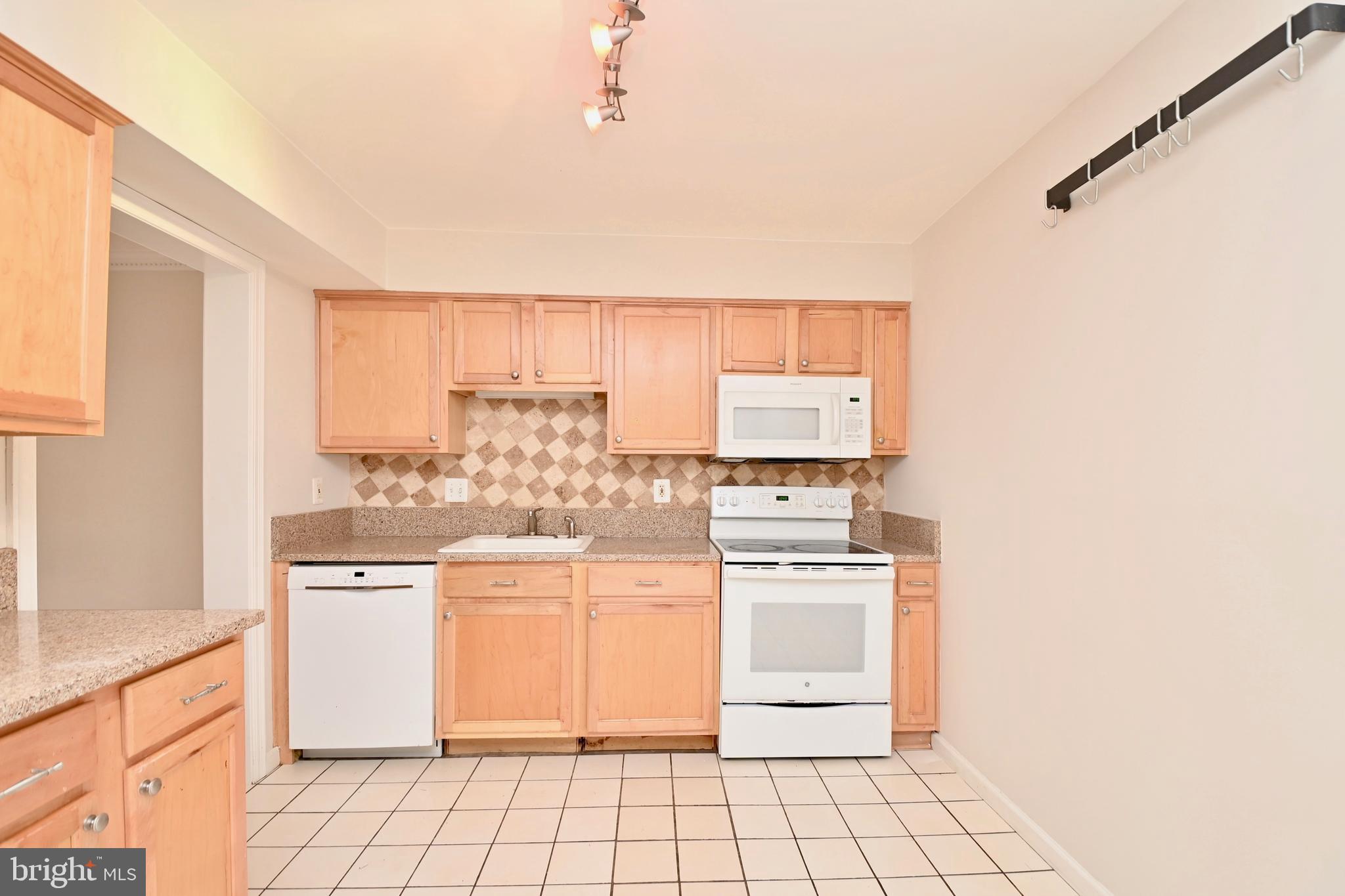 WESTHAMPTON MEWS - Residential Lease