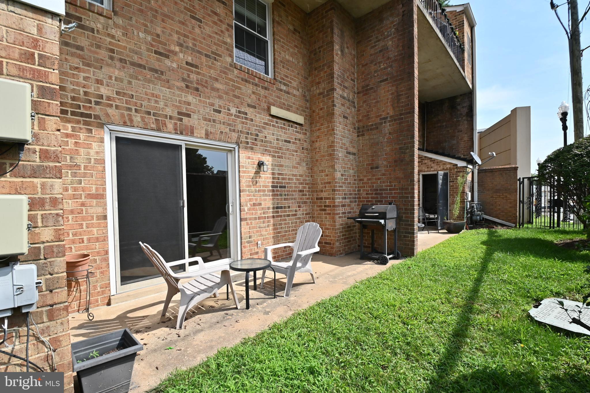 WESTHAMPTON MEWS - Residential Lease